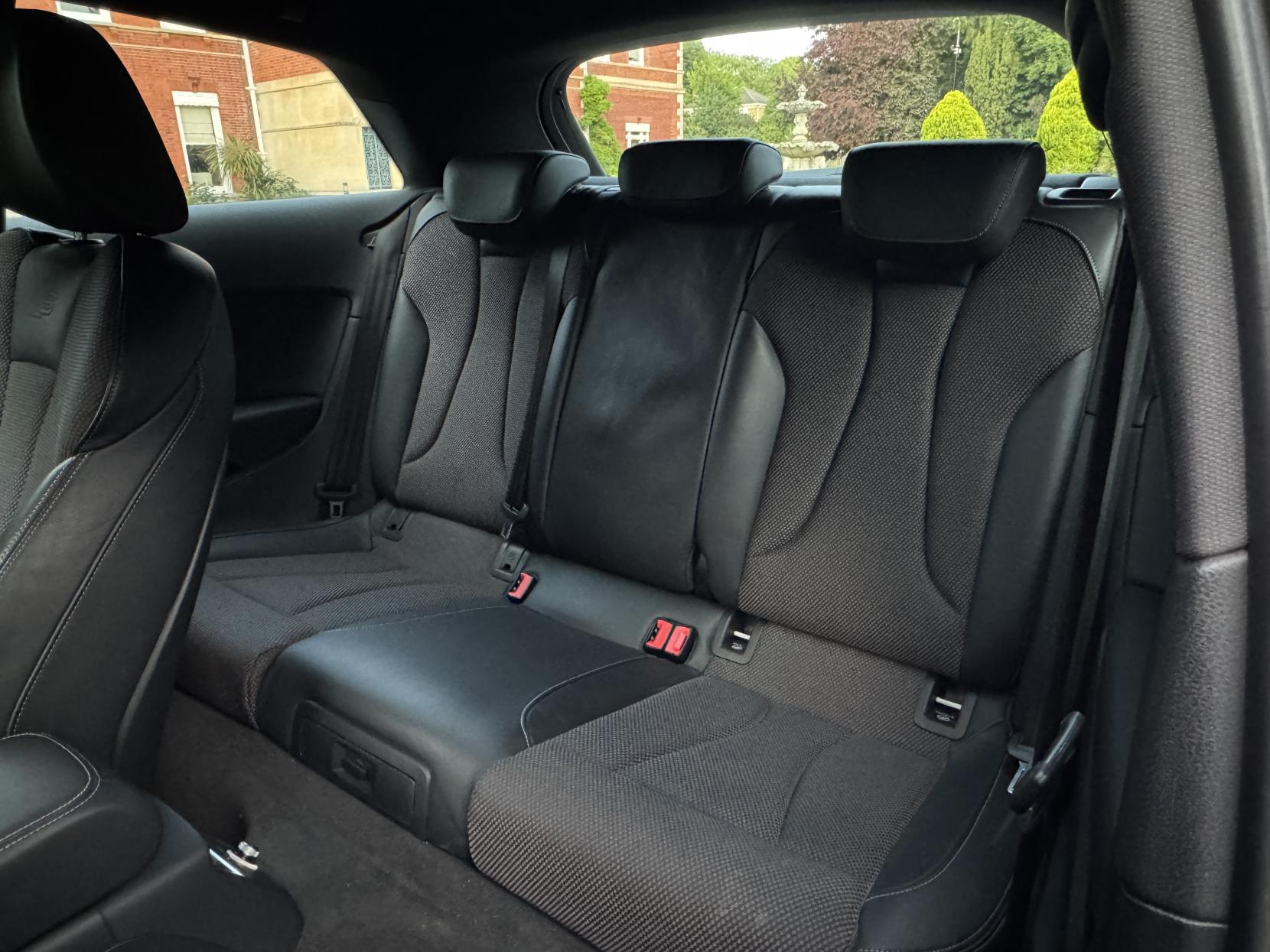 Audi A3 2.0 TDI S line Hatchback 3dr Diesel S Tronic Auto 6Spd quattro Euro 6 (s/s) (184 ps)