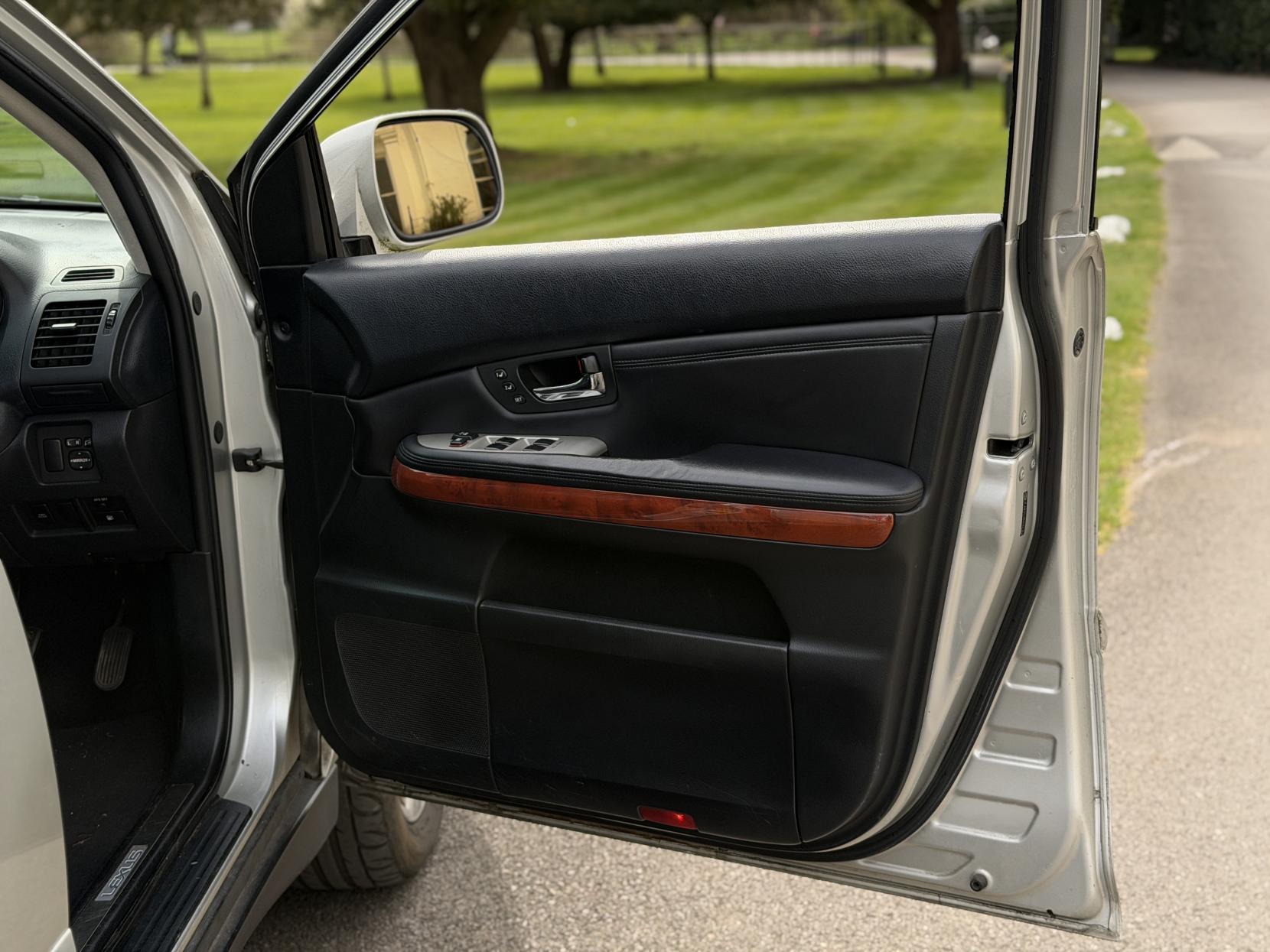 Lexus RX 3.5 350 SE SUV 5dr Petrol Automatic (264 g/km, 272 bhp)