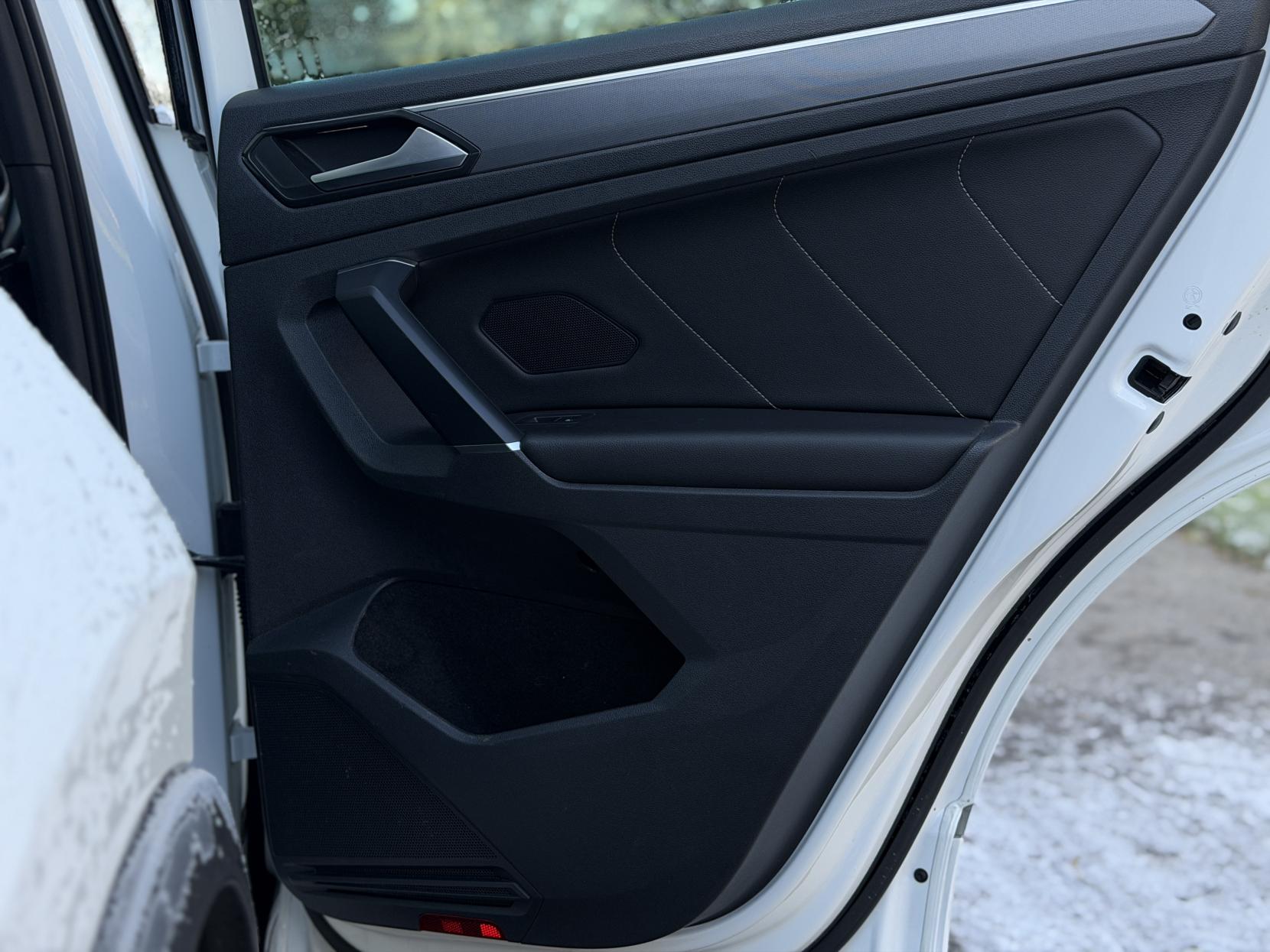 Volkswagen Tiguan 2.0 TDI R-Line SUV 5dr Diesel DSG 4Motion Euro 6 (s/s) (150 ps)