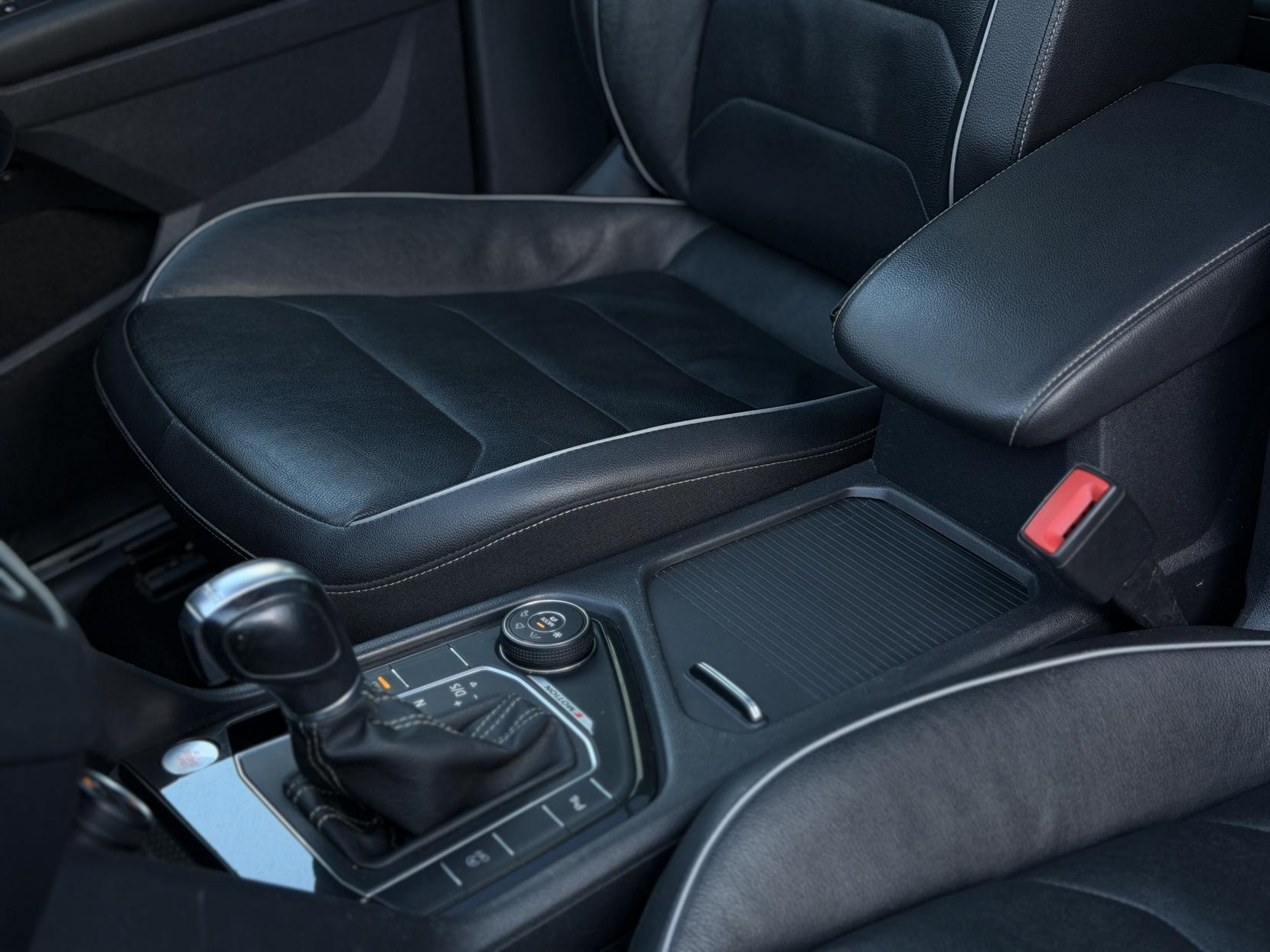 Volkswagen Tiguan 2.0 TDI R-Line SUV 5dr Diesel DSG 4Motion Euro 6 (s/s) (150 ps)