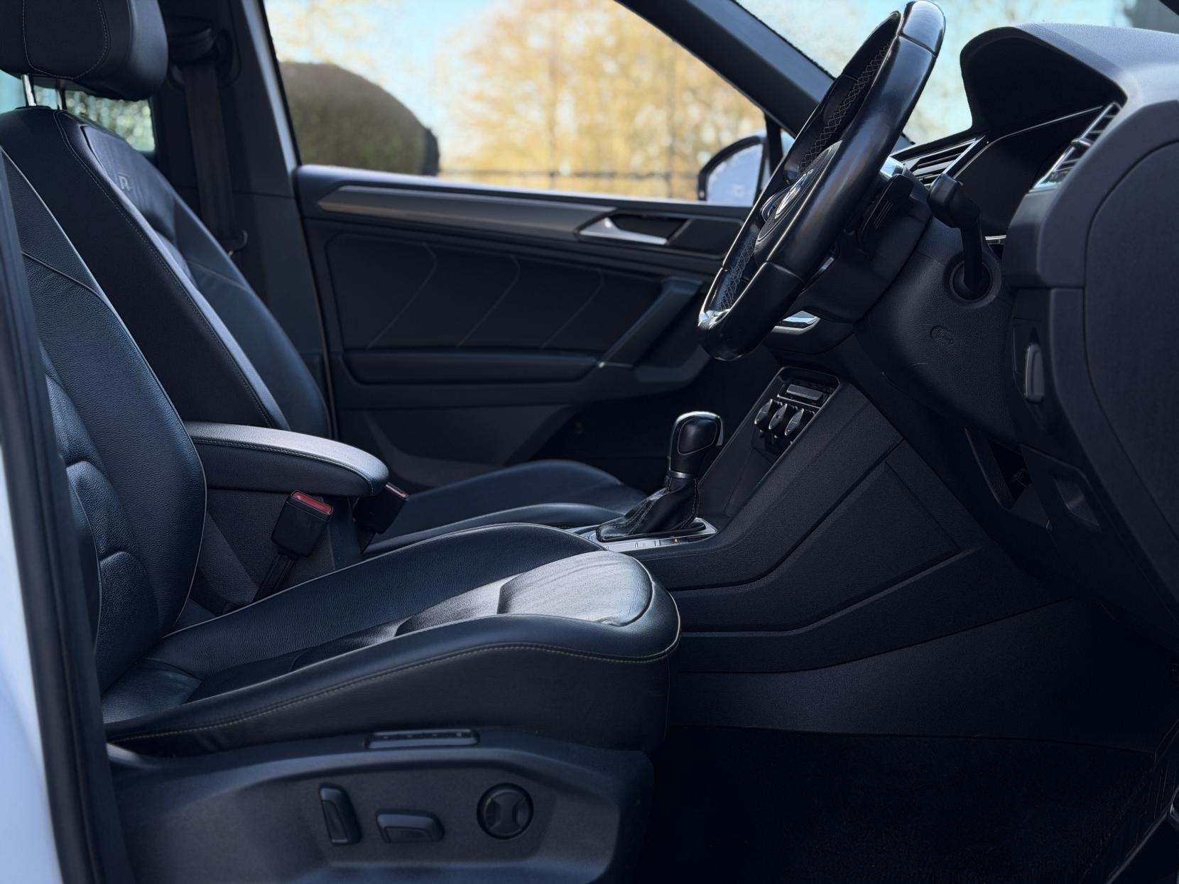 Volkswagen Tiguan 2.0 TDI R-Line SUV 5dr Diesel DSG 4Motion Euro 6 (s/s) (150 ps)