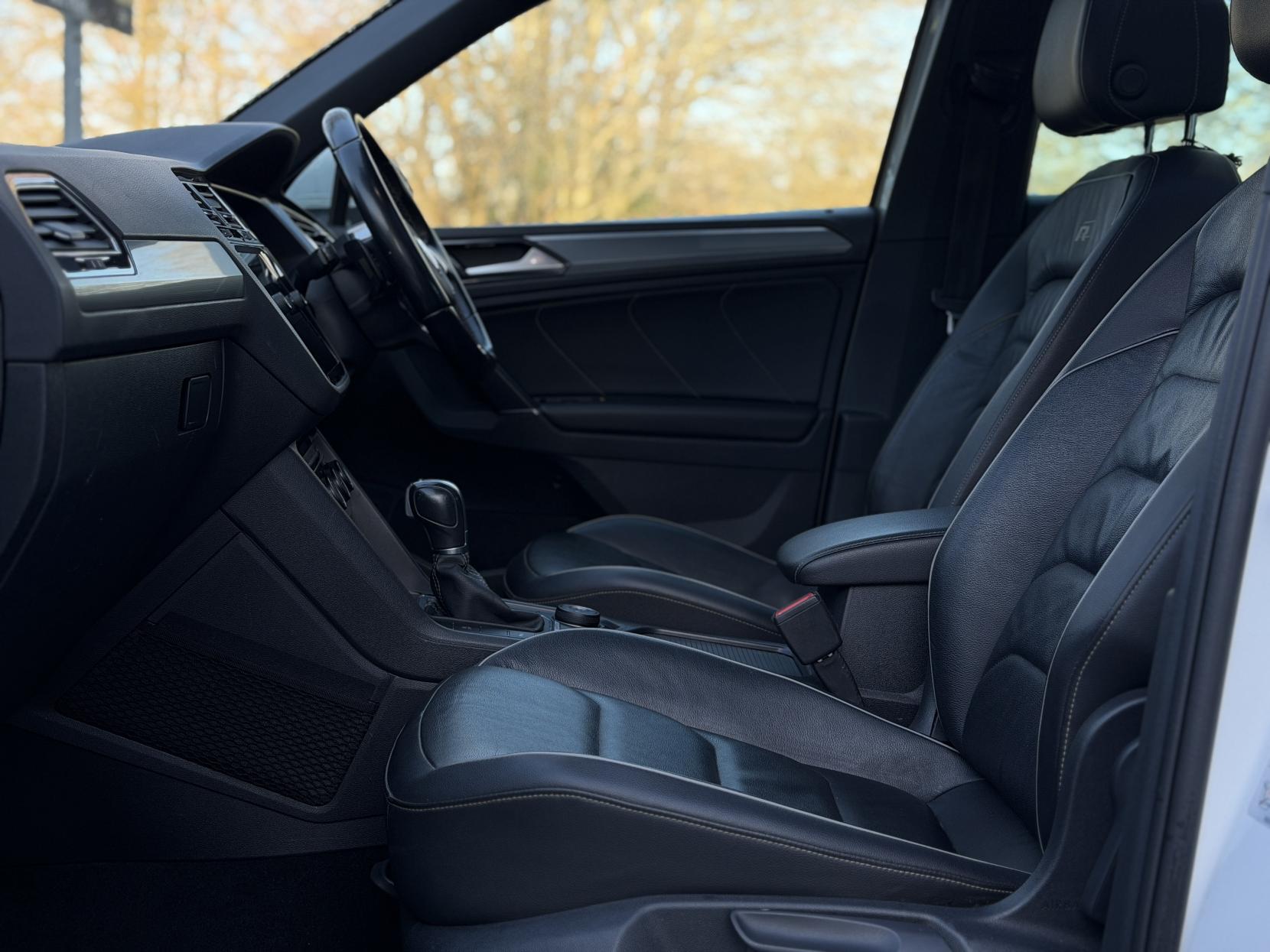 Volkswagen Tiguan 2.0 TDI R-Line SUV 5dr Diesel DSG 4Motion Euro 6 (s/s) (150 ps)