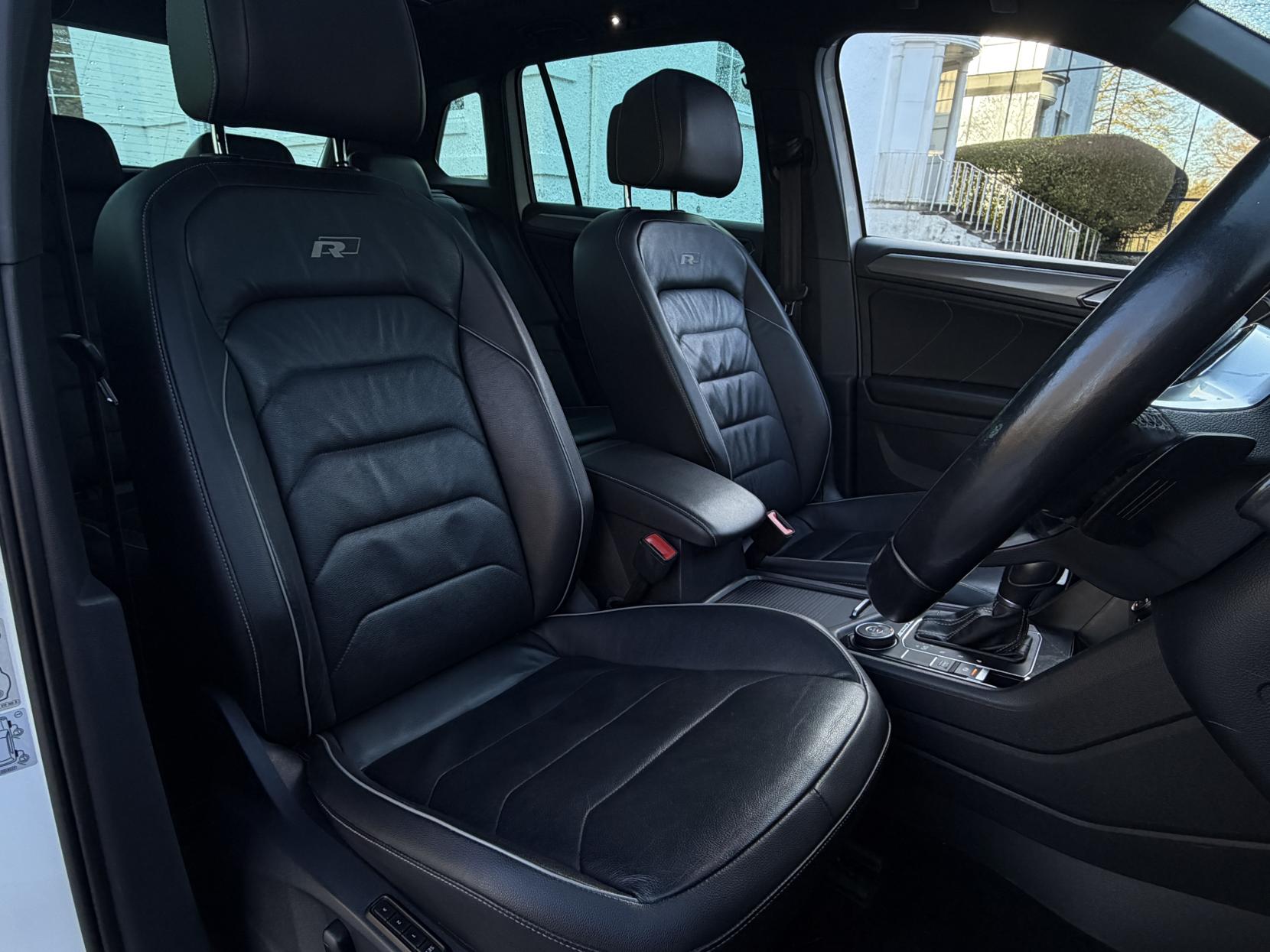 Volkswagen Tiguan 2.0 TDI R-Line SUV 5dr Diesel DSG 4Motion Euro 6 (s/s) (150 ps)