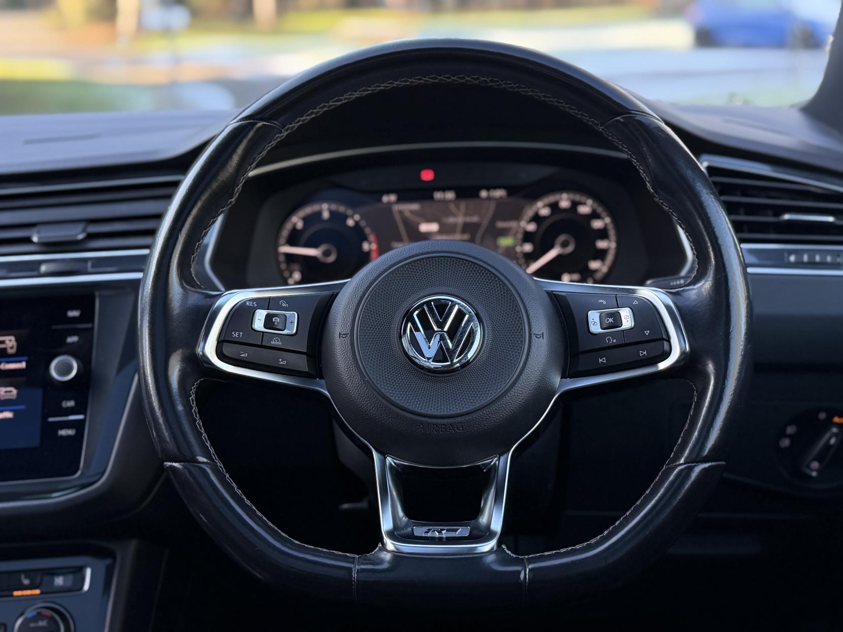 Volkswagen Tiguan 2.0 TDI R-Line SUV 5dr Diesel DSG 4Motion Euro 6 (s/s) (150 ps)