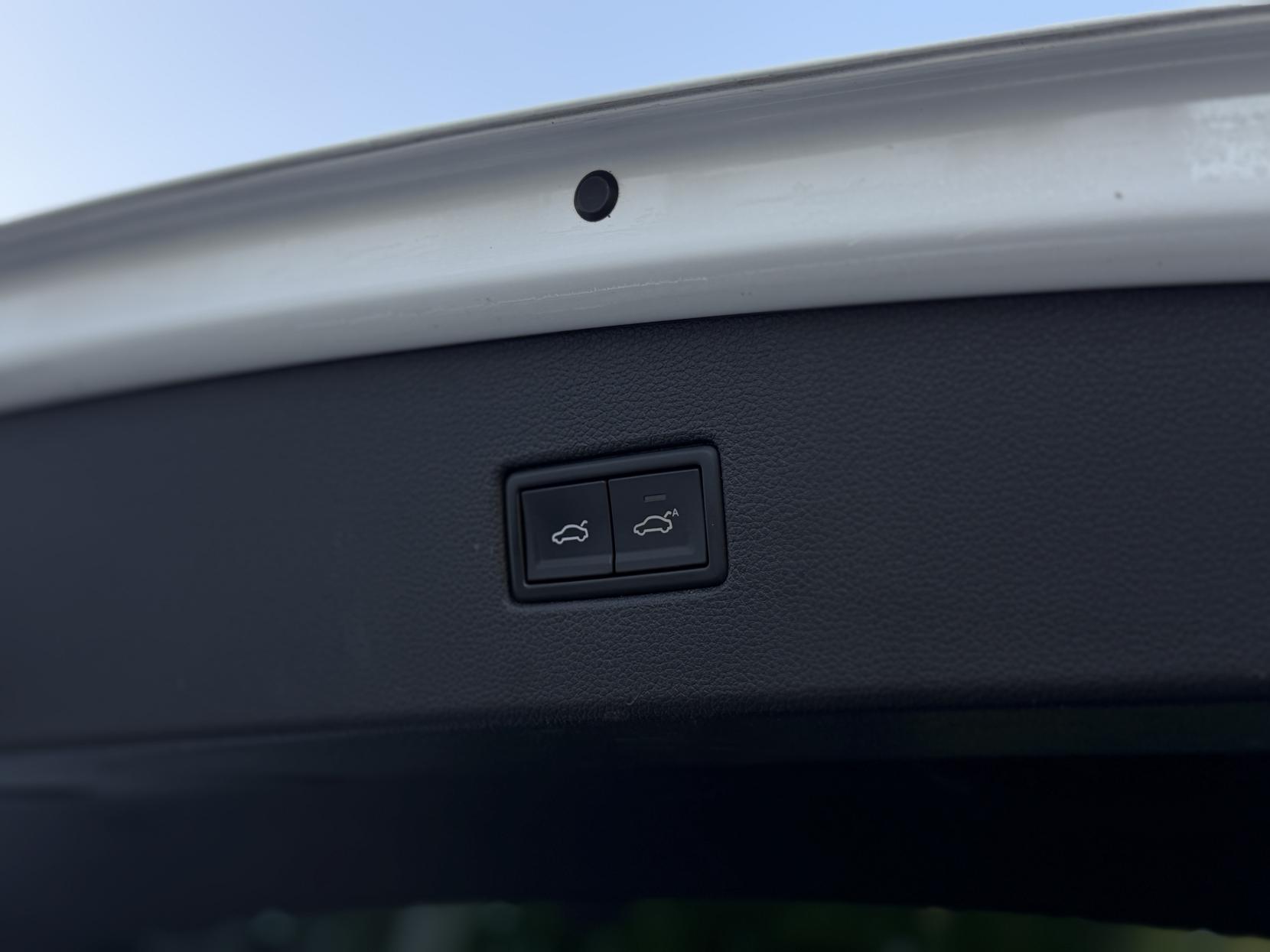 Volkswagen Tiguan 2.0 TDI R-Line SUV 5dr Diesel DSG 4Motion Euro 6 (s/s) (150 ps)