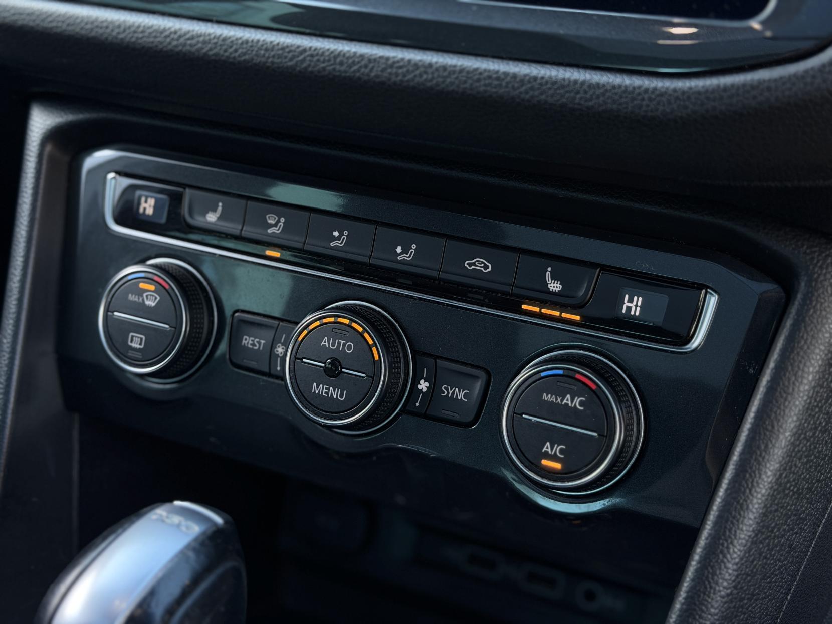 Volkswagen Tiguan 2.0 TDI R-Line SUV 5dr Diesel DSG 4Motion Euro 6 (s/s) (150 ps)