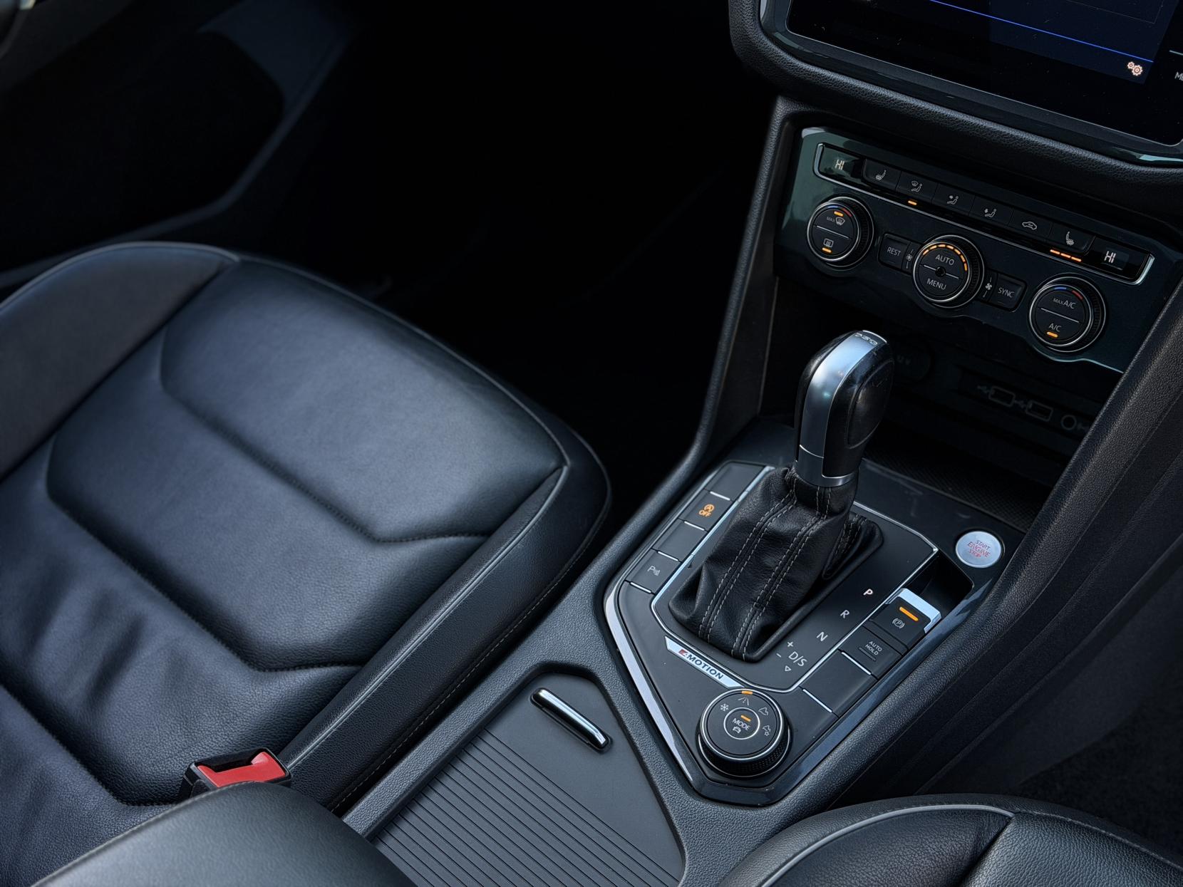 Volkswagen Tiguan 2.0 TDI R-Line SUV 5dr Diesel DSG 4Motion Euro 6 (s/s) (150 ps)