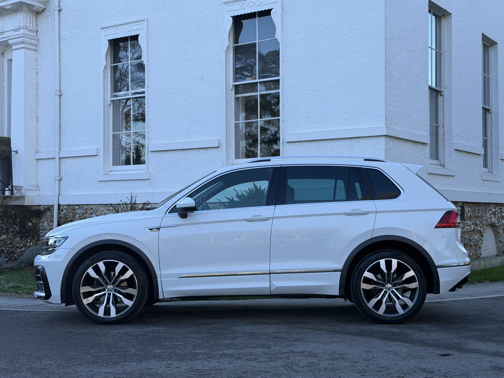 Volkswagen Tiguan 2.0 TDI R-Line SUV 5dr Diesel DSG 4Motion Euro 6 (s/s) (150 ps)