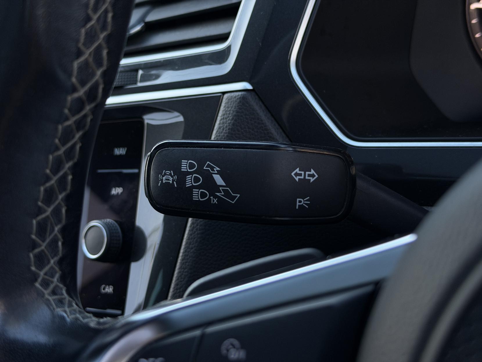 Volkswagen Tiguan 2.0 TDI R-Line SUV 5dr Diesel DSG 4Motion Euro 6 (s/s) (150 ps)