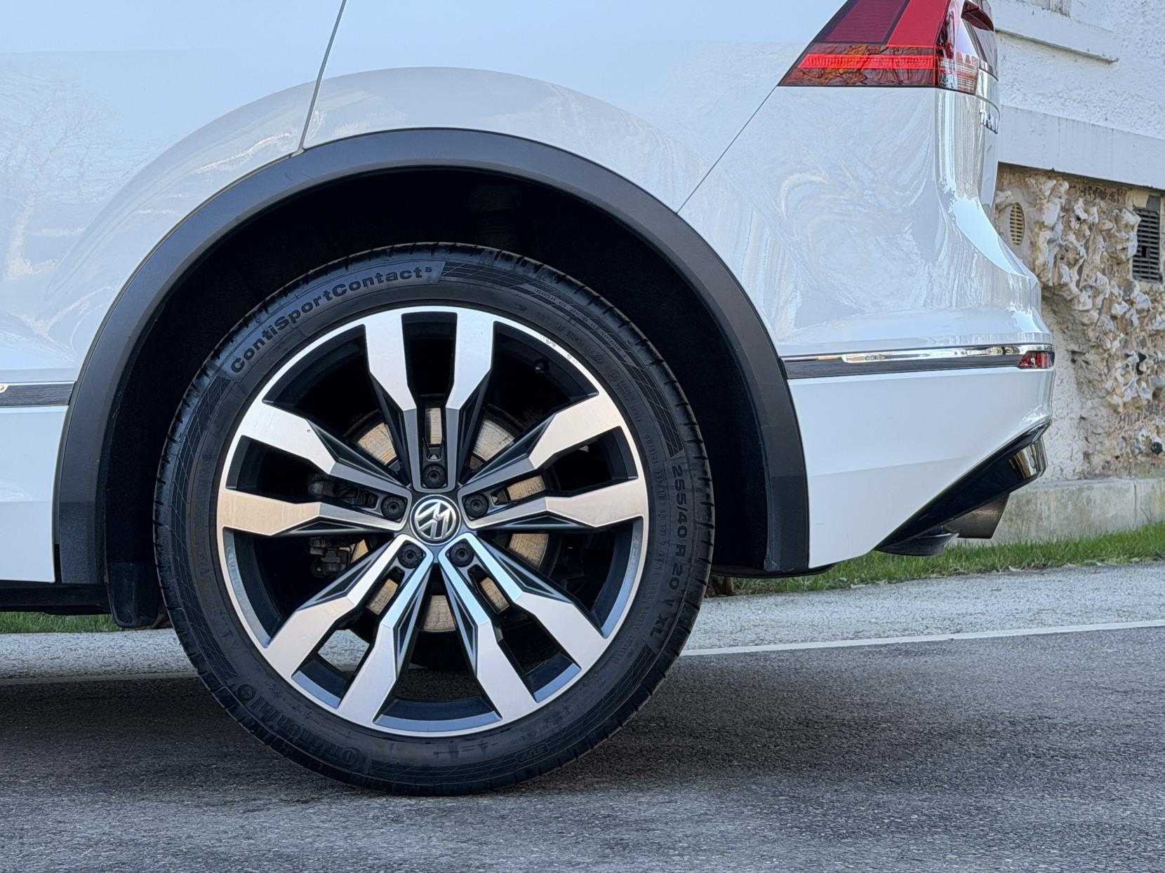 Volkswagen Tiguan 2.0 TDI R-Line SUV 5dr Diesel DSG 4Motion Euro 6 (s/s) (150 ps)