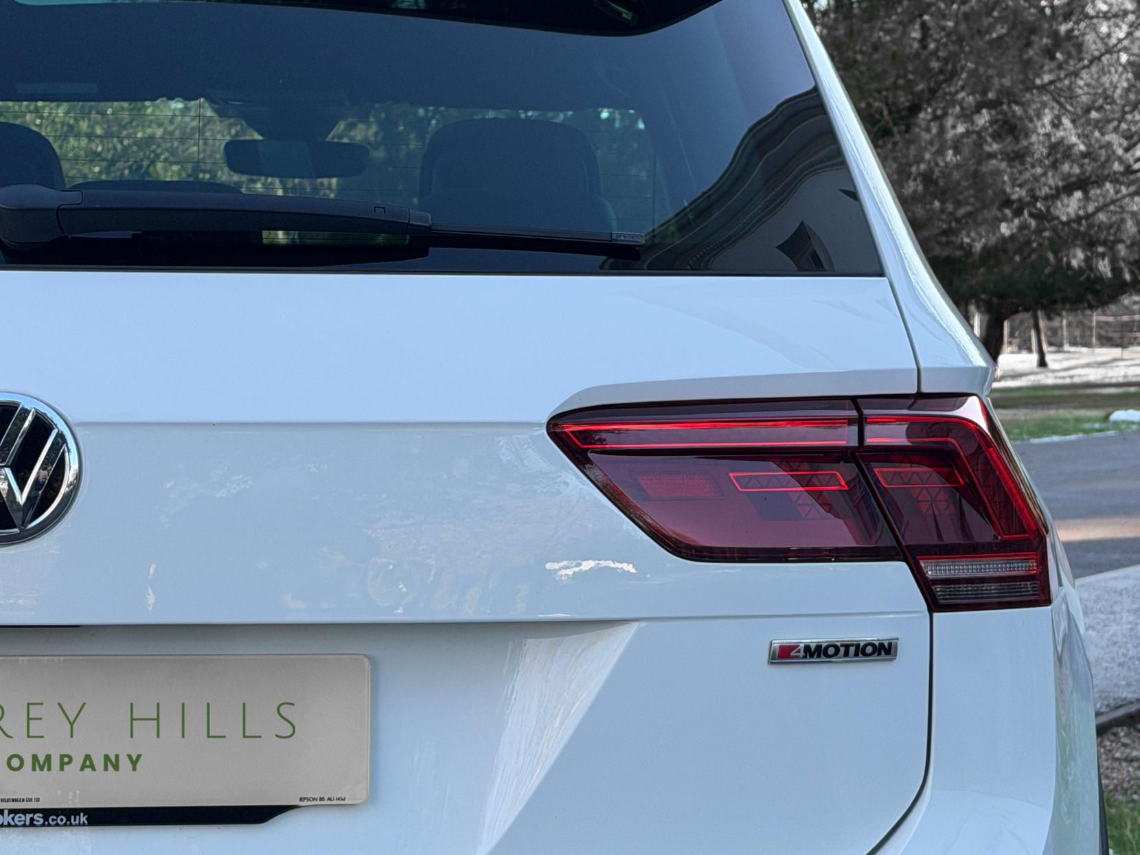 Volkswagen Tiguan 2.0 TDI R-Line SUV 5dr Diesel DSG 4Motion Euro 6 (s/s) (150 ps)