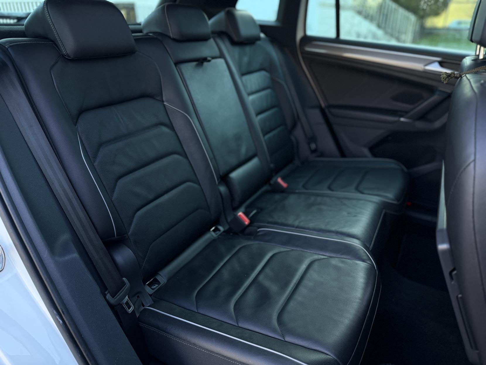 Volkswagen Tiguan 2.0 TDI R-Line SUV 5dr Diesel DSG 4Motion Euro 6 (s/s) (150 ps)