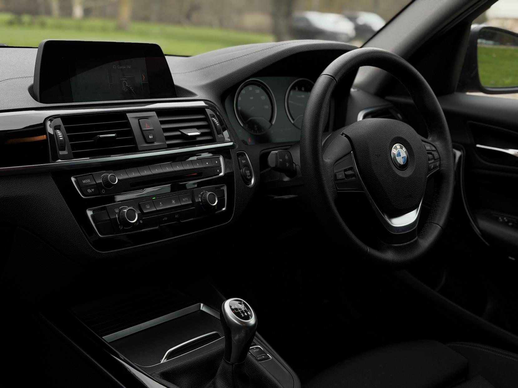 BMW 1 Series 1.5 118i Sport Hatchback 5dr Petrol Manual Euro 6 (s/s) (136 ps)