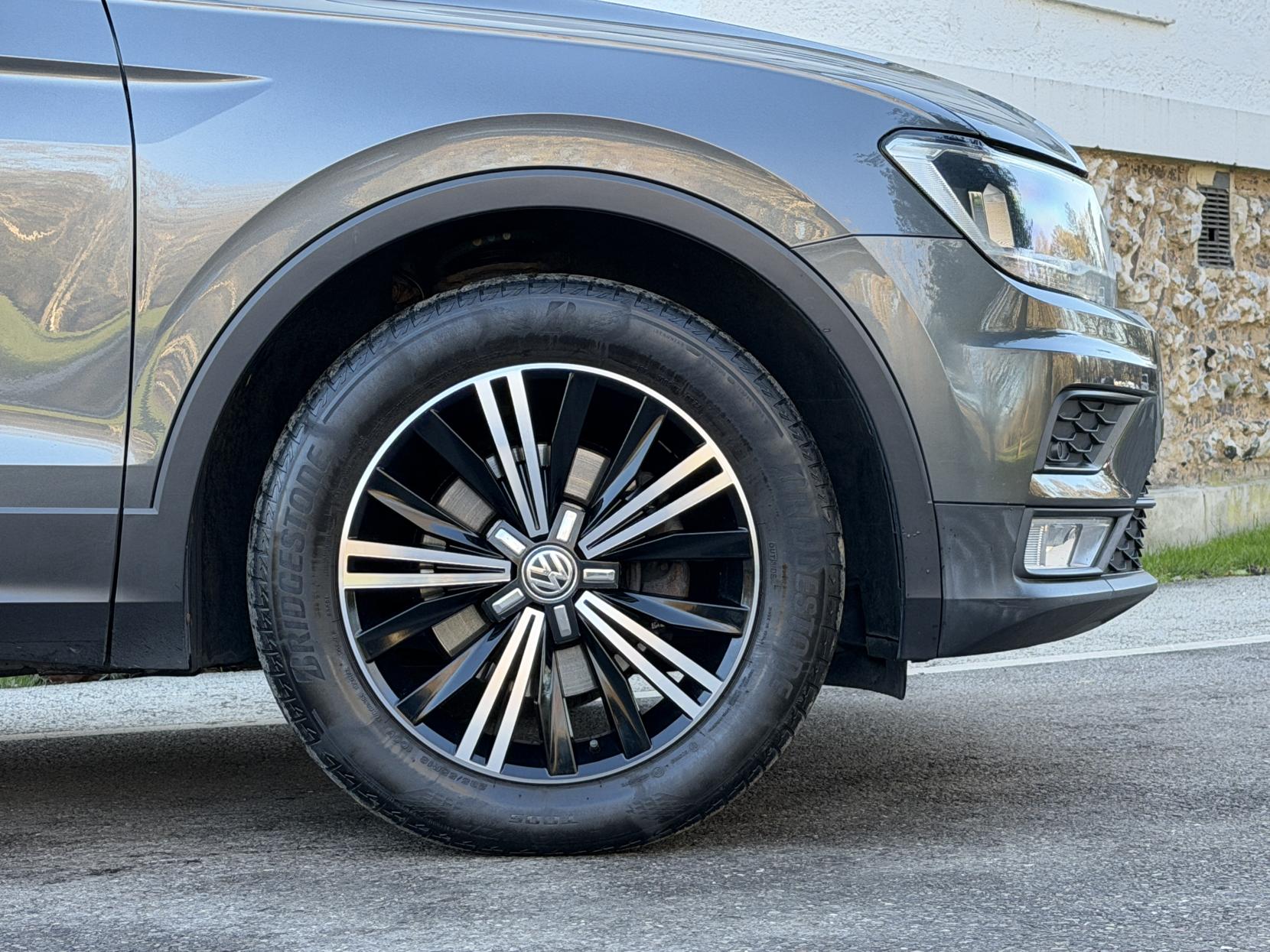 Volkswagen Tiguan 2.0 TDI BlueMotion Tech SE SUV 5dr Diesel Manual Euro 6 (s/s) (150 ps)