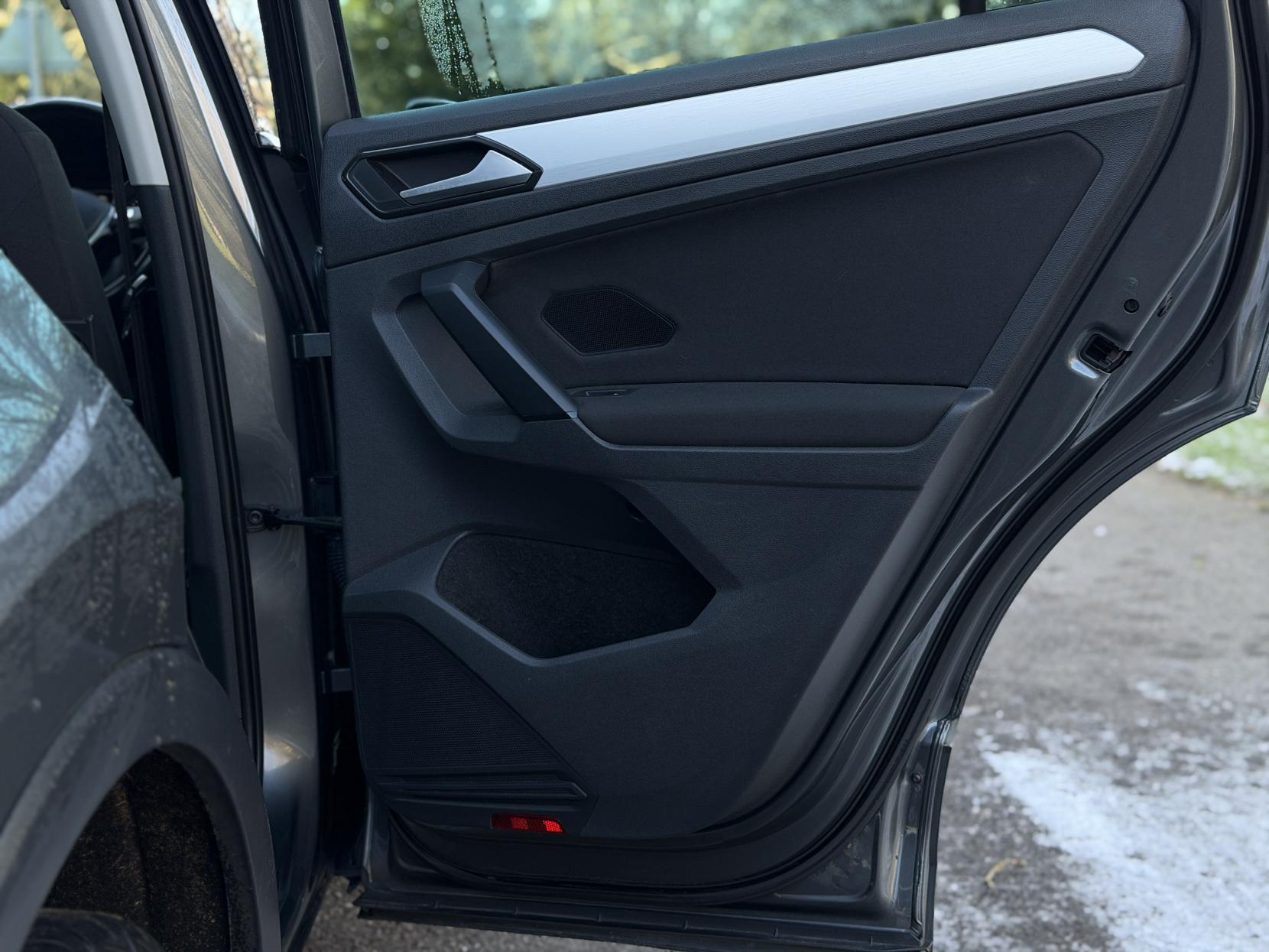 Volkswagen Tiguan 2.0 TDI BlueMotion Tech SE SUV 5dr Diesel Manual Euro 6 (s/s) (150 ps)