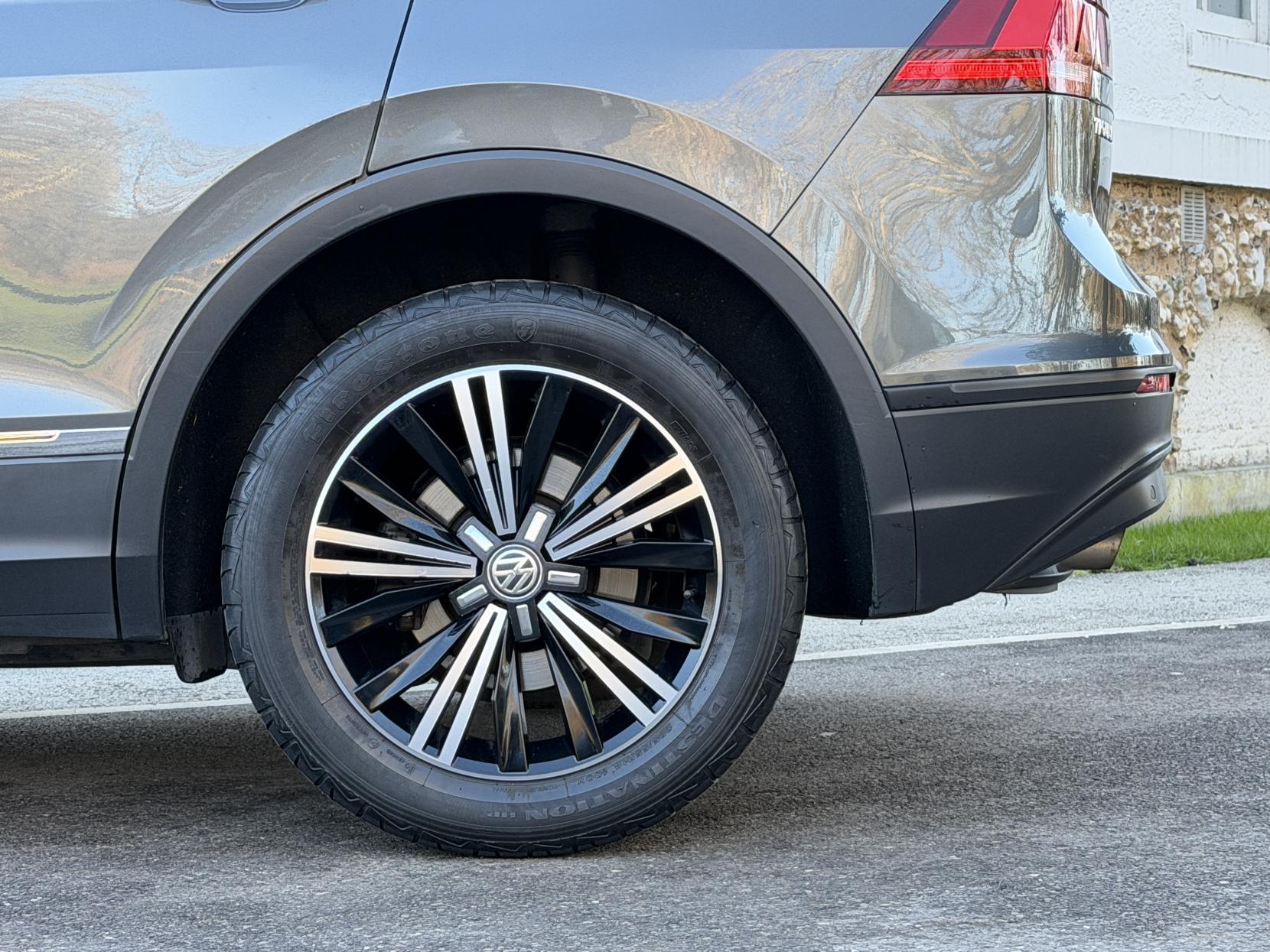 Volkswagen Tiguan 2.0 TDI BlueMotion Tech SE SUV 5dr Diesel Manual Euro 6 (s/s) (150 ps)