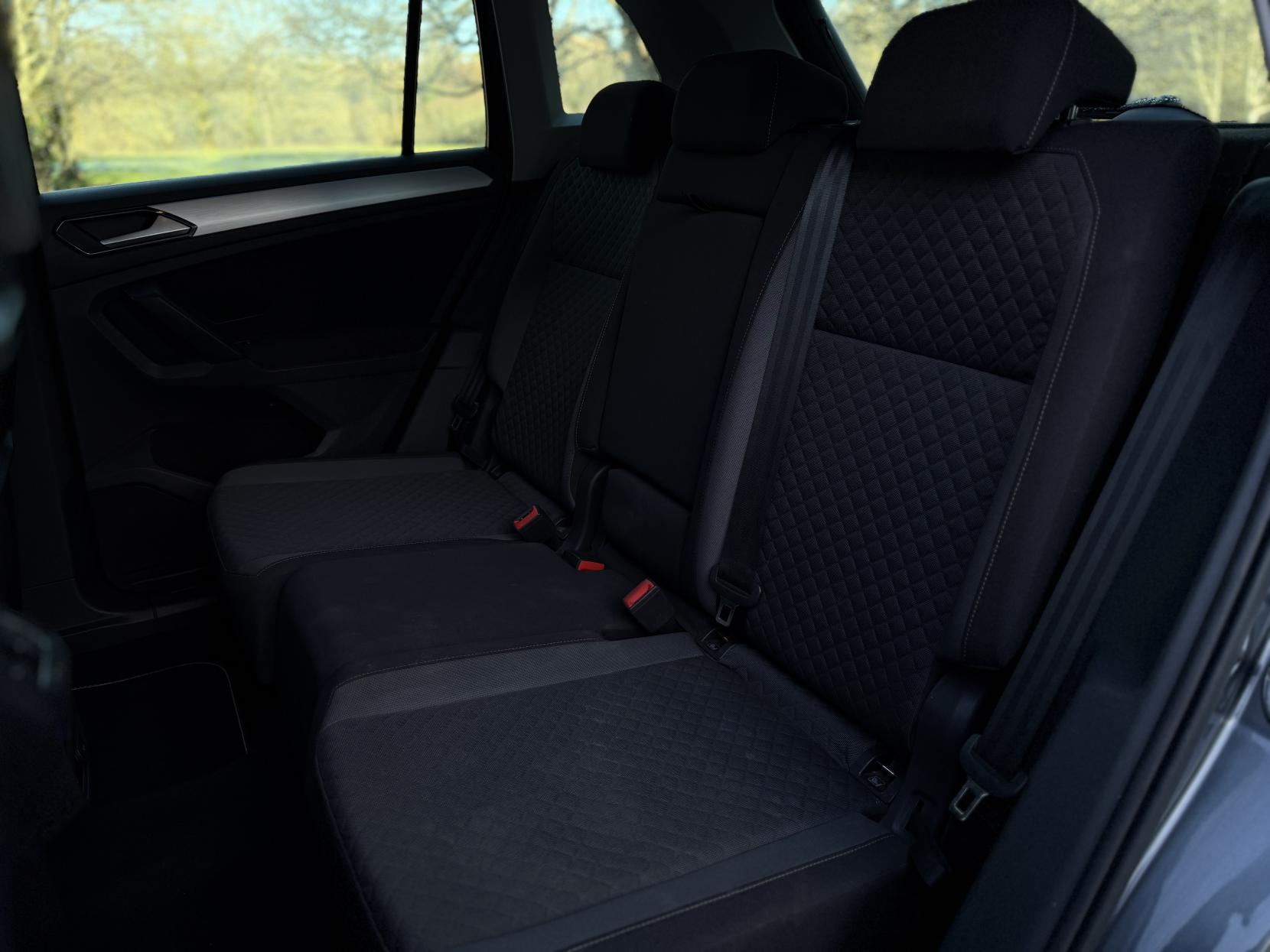 Volkswagen Tiguan 2.0 TDI BlueMotion Tech SE SUV 5dr Diesel Manual Euro 6 (s/s) (150 ps)