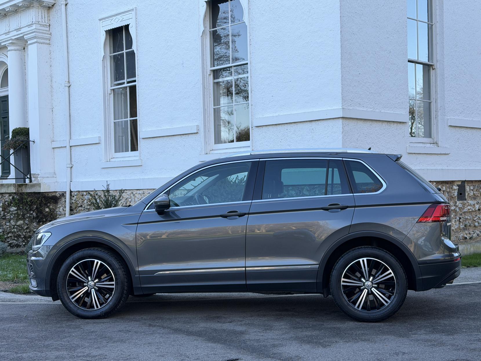 Volkswagen Tiguan 2.0 TDI BlueMotion Tech SE SUV 5dr Diesel Manual Euro 6 (s/s) (150 ps)