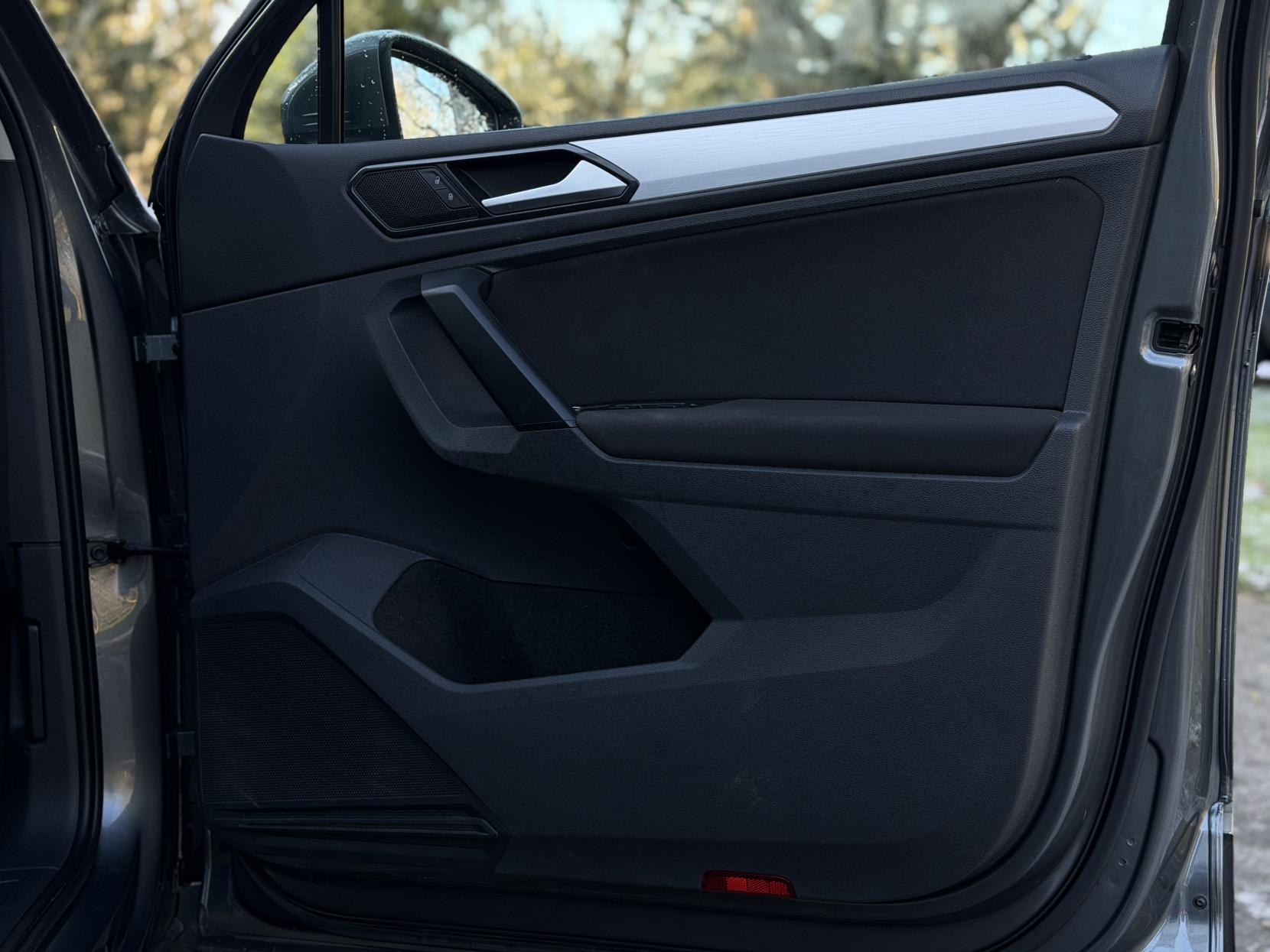 Volkswagen Tiguan 2.0 TDI BlueMotion Tech SE SUV 5dr Diesel Manual Euro 6 (s/s) (150 ps)