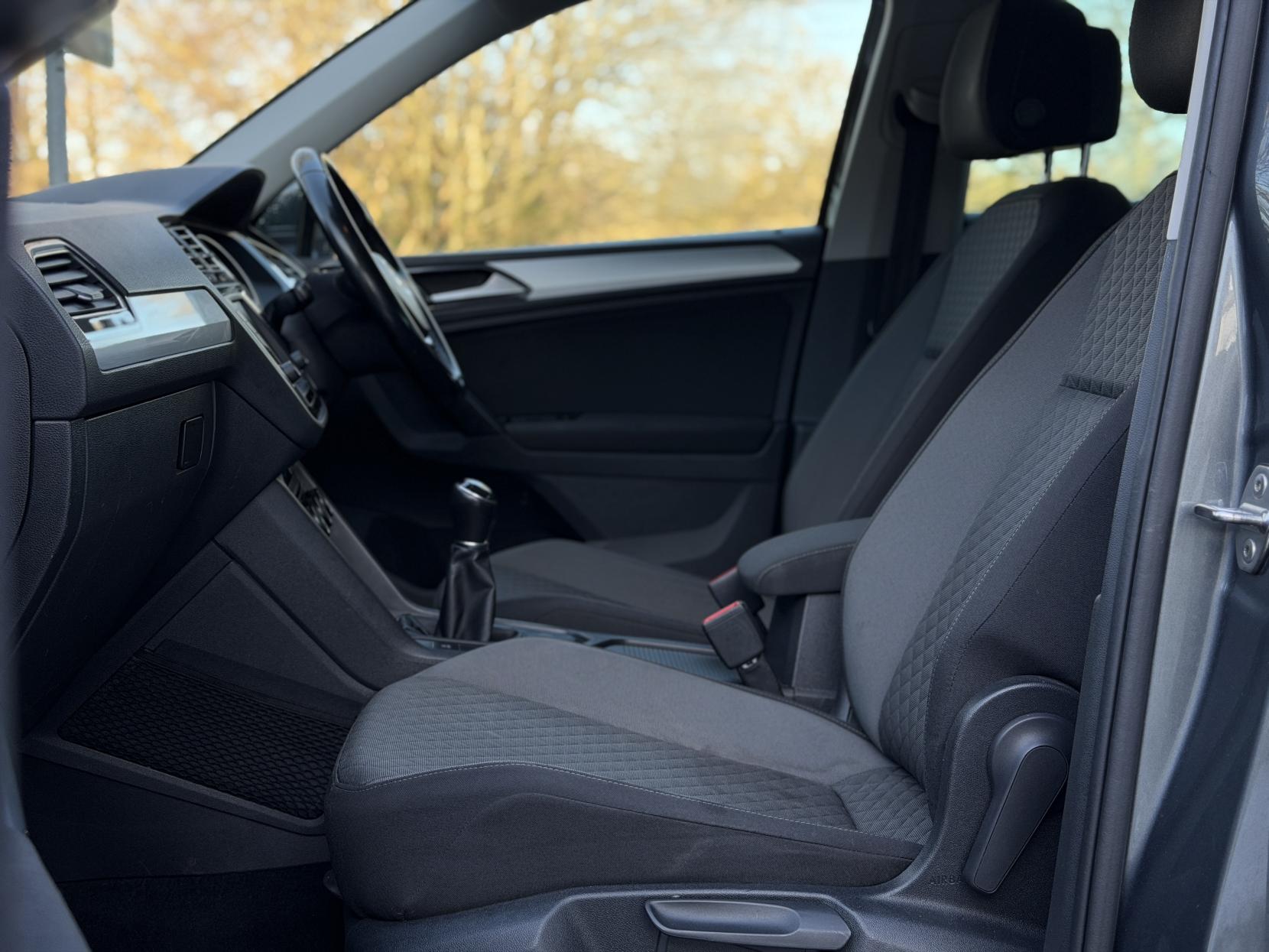 Volkswagen Tiguan 2.0 TDI BlueMotion Tech SE SUV 5dr Diesel Manual Euro 6 (s/s) (150 ps)