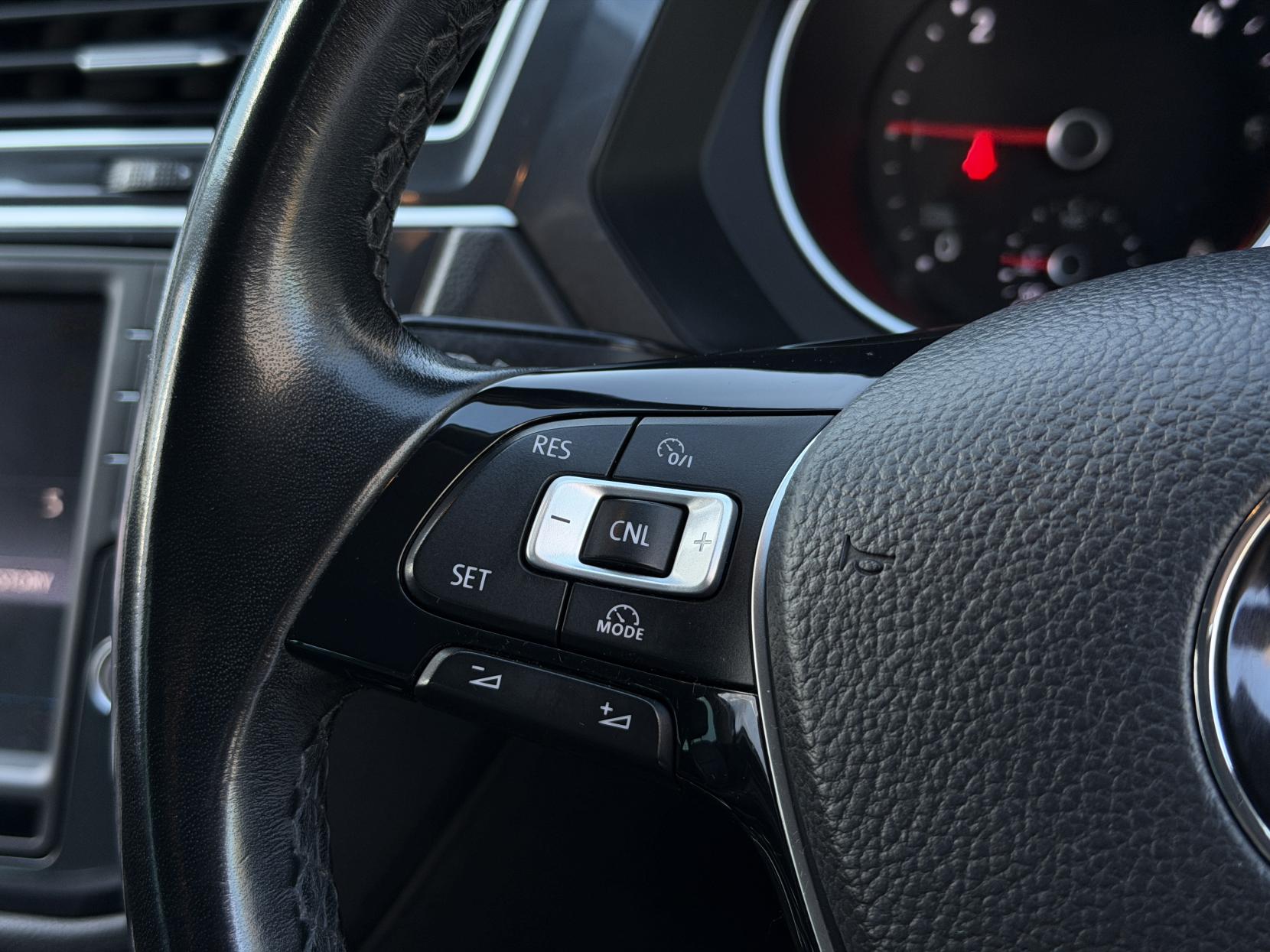 Volkswagen Tiguan 2.0 TDI BlueMotion Tech SE SUV 5dr Diesel Manual Euro 6 (s/s) (150 ps)