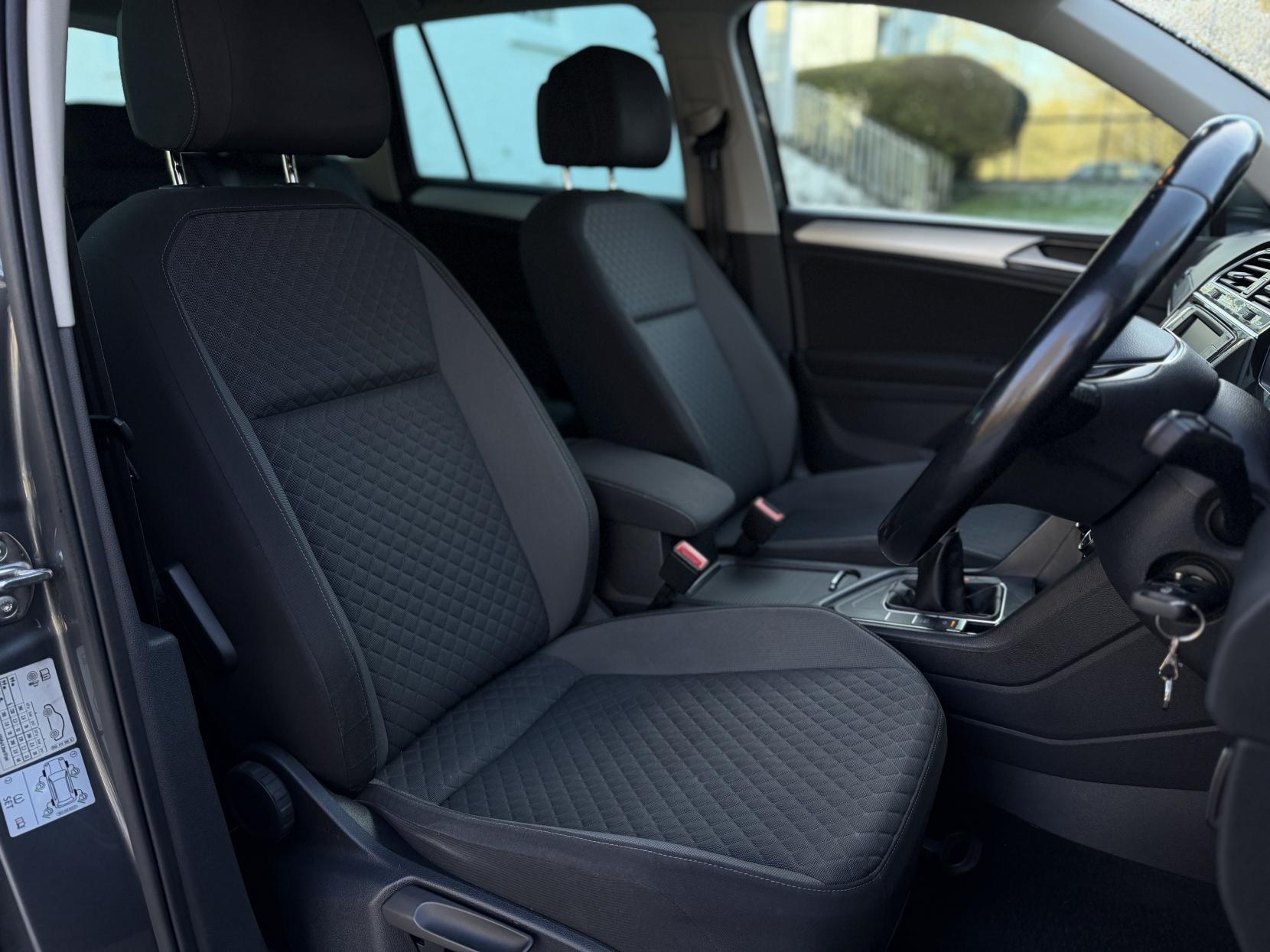 Volkswagen Tiguan 2.0 TDI BlueMotion Tech SE SUV 5dr Diesel Manual Euro 6 (s/s) (150 ps)