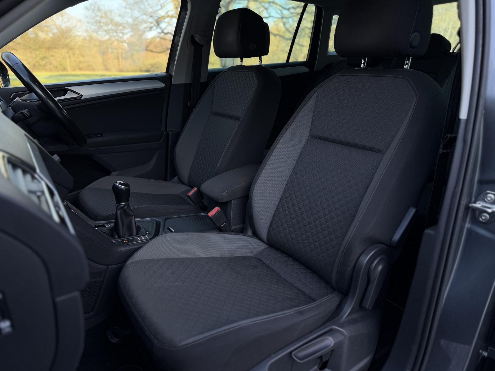 Volkswagen Tiguan 2.0 TDI BlueMotion Tech SE SUV 5dr Diesel Manual Euro 6 (s/s) (150 ps)