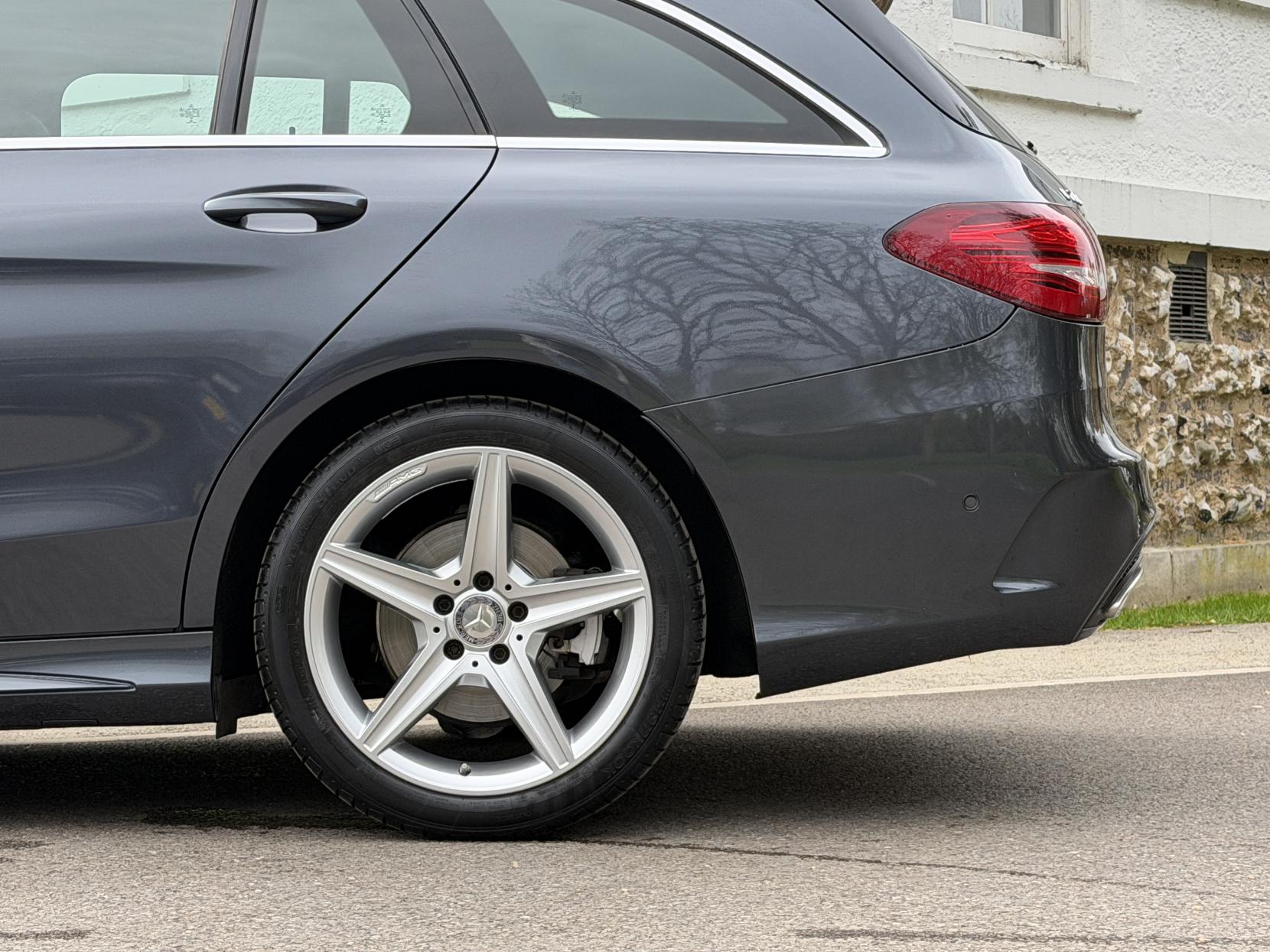 Mercedes-Benz C Class 2.0 C200 AMG Line Estate 5dr Petrol 7G-Tronic+ Euro 6 (s/s) (184 ps)