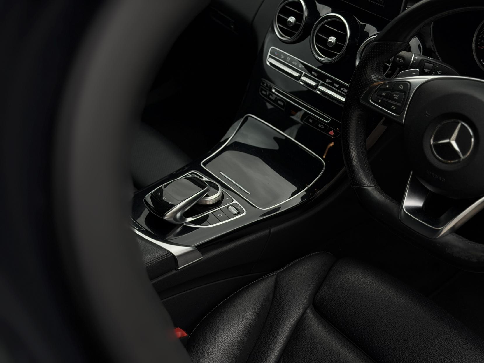 Mercedes-Benz C Class 2.0 C200 AMG Line Estate 5dr Petrol 7G-Tronic+ Euro 6 (s/s) (184 ps)