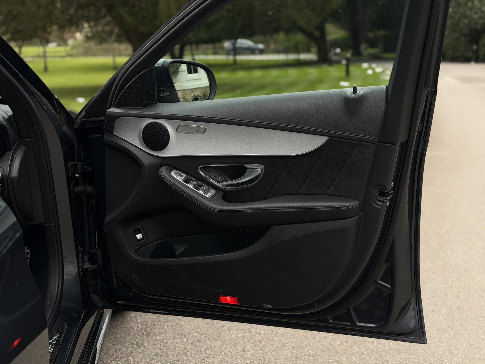 Mercedes-Benz C Class 2.0 C200 AMG Line Estate 5dr Petrol 7G-Tronic+ Euro 6 (s/s) (184 ps)