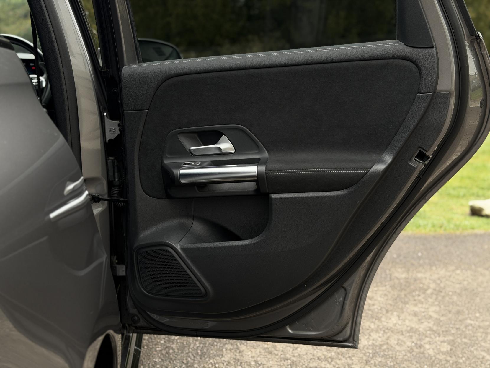 Mercedes-Benz B Class 2.0 B200d AMG Line Edition (Executive) MPV 5dr Diesel 8G-DCT Euro 6 (s/s) (150 ps)