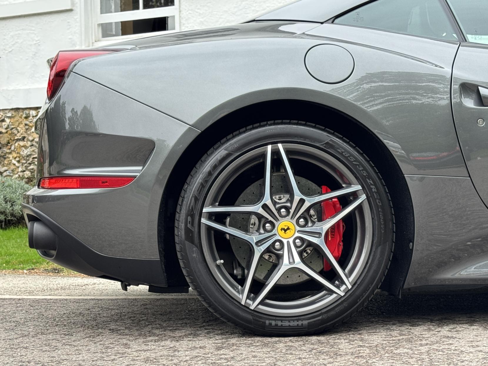 Ferrari California 3.8 V8 T Convertible 2dr Petrol F1 DCT Euro 6 (s/s) (560 ps)