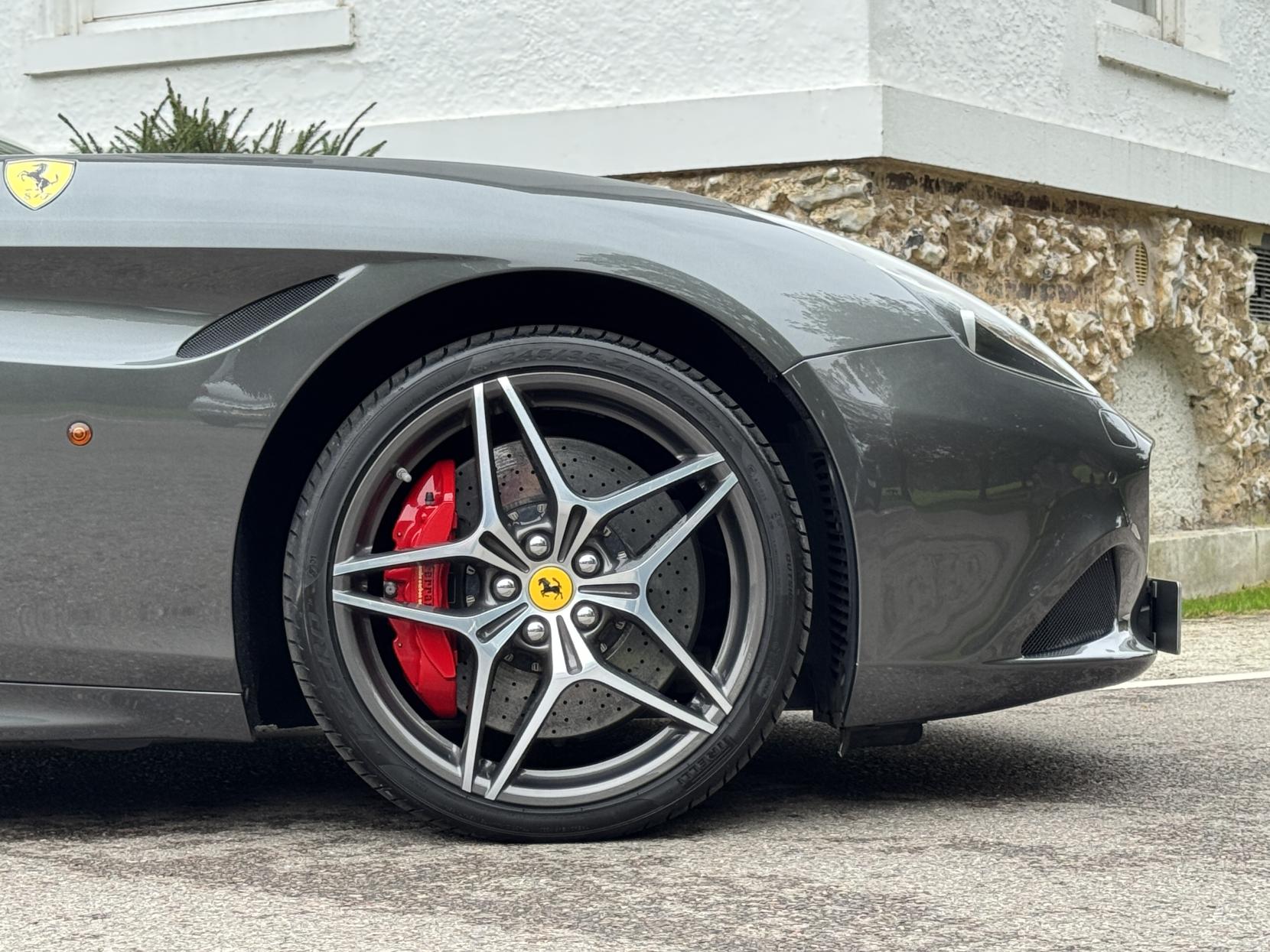 Ferrari California 3.8 V8 T Convertible 2dr Petrol F1 DCT Euro 6 (s/s) (560 ps)