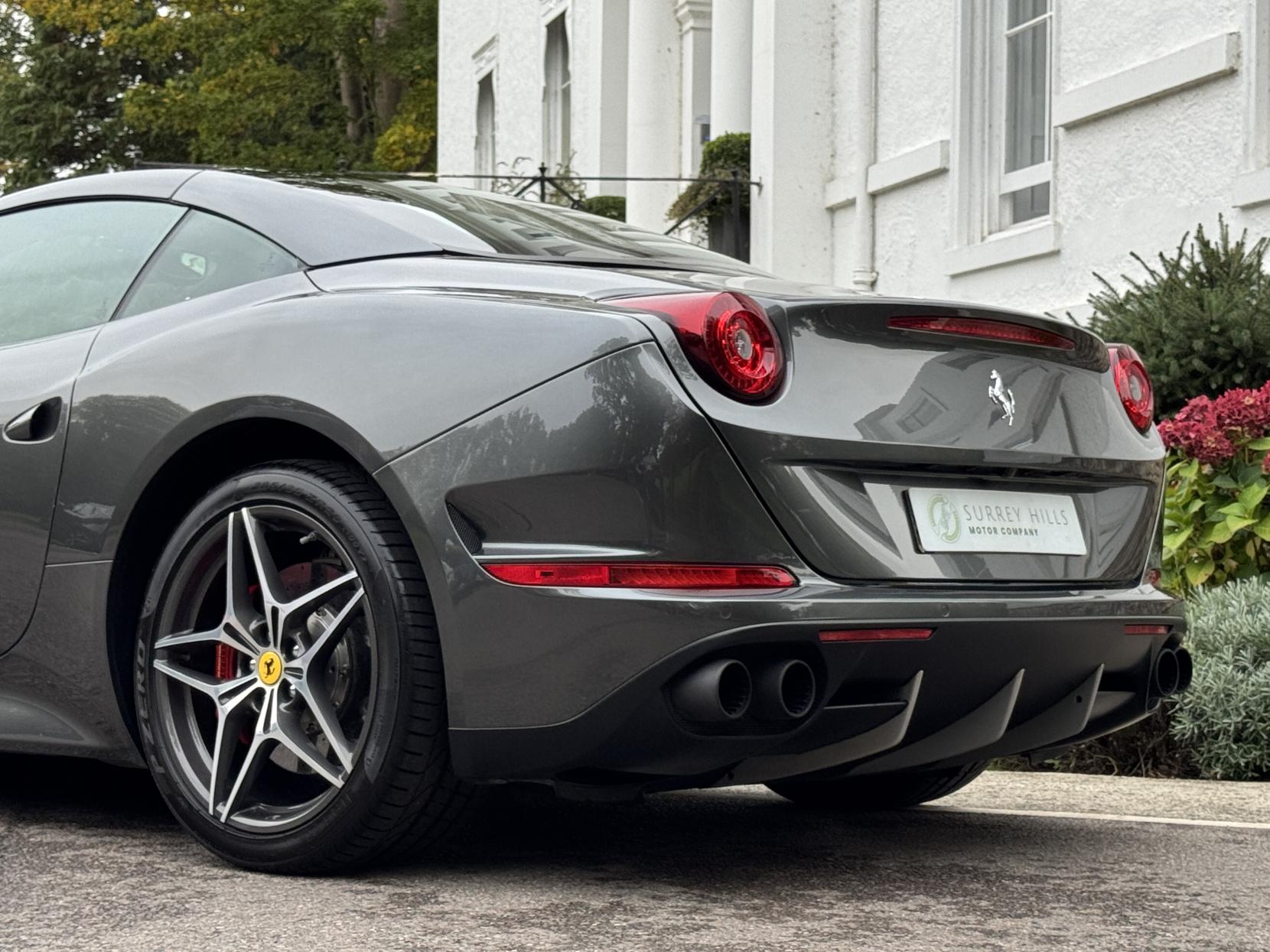 Ferrari California 3.8 V8 T Convertible 2dr Petrol F1 DCT Euro 6 (s/s) (560 ps)