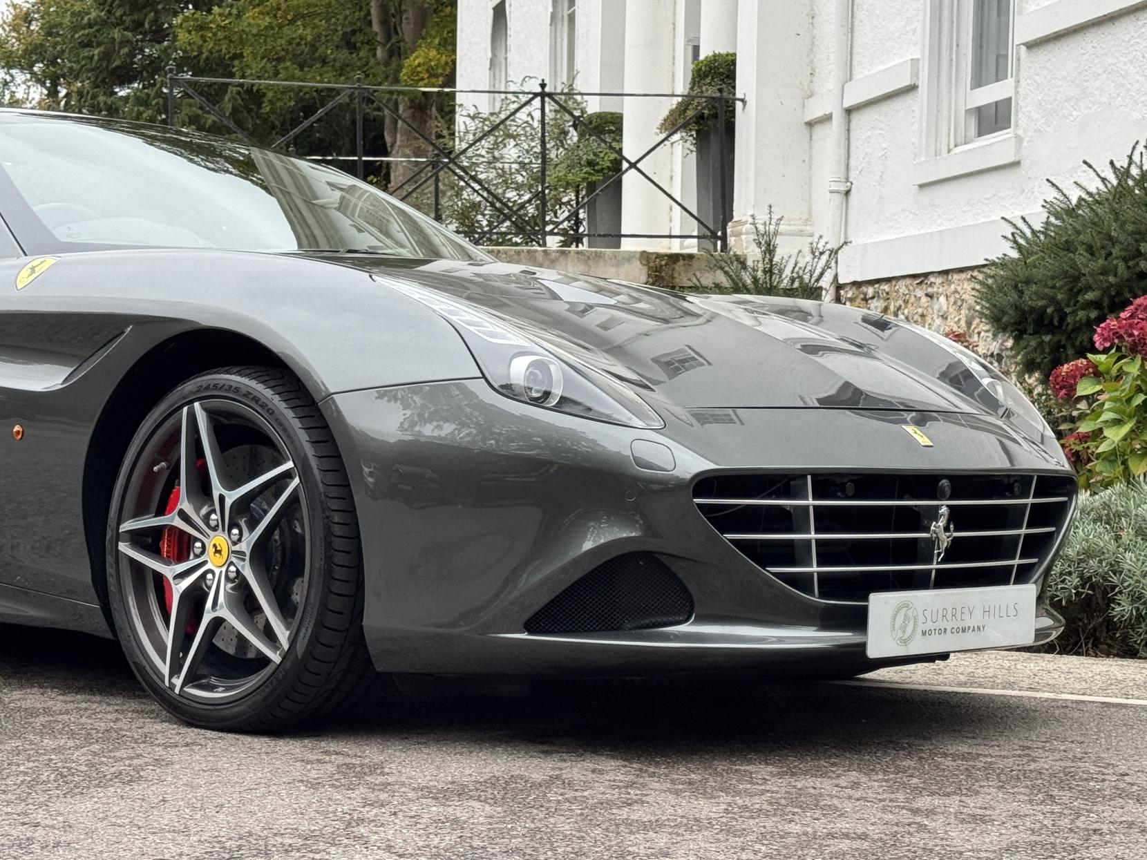 Ferrari California 3.8 V8 T Convertible 2dr Petrol F1 DCT Euro 6 (s/s) (560 ps)