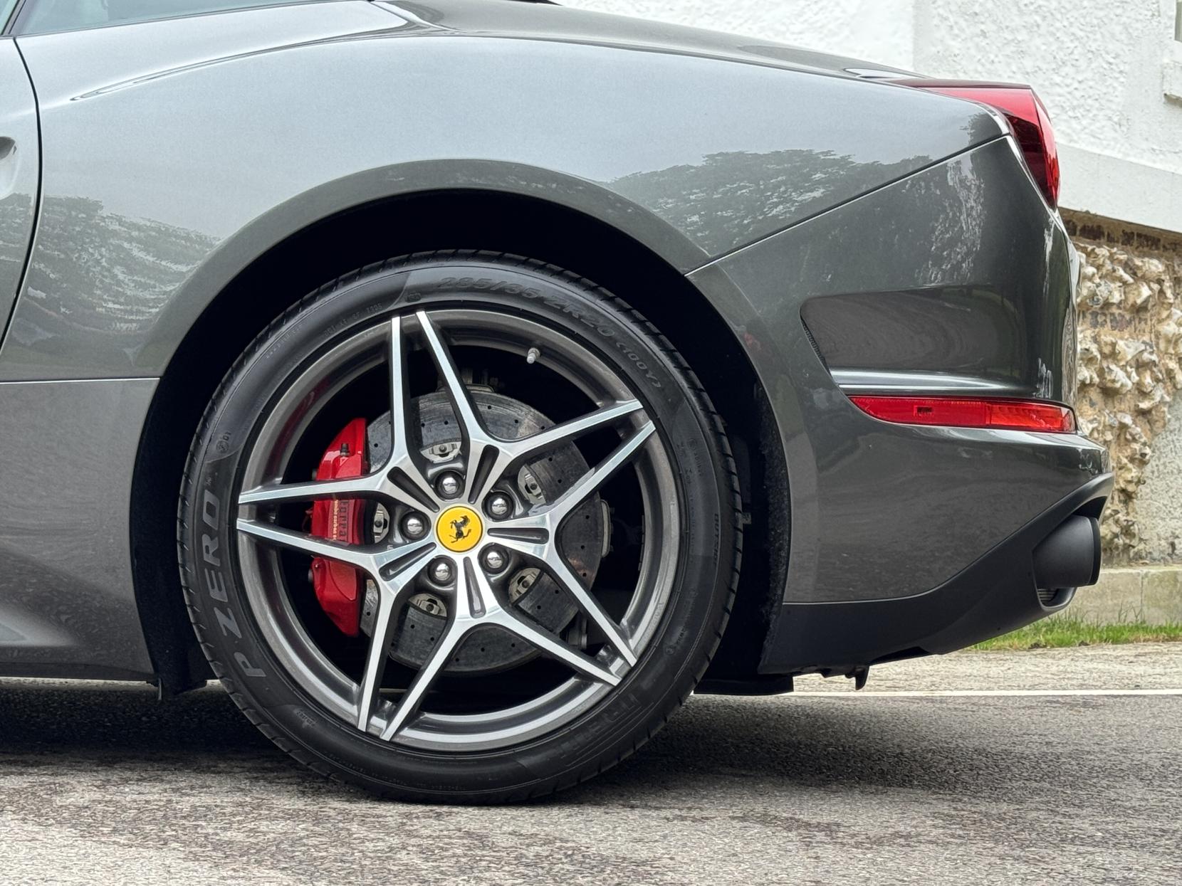 Ferrari California 3.8 V8 T Convertible 2dr Petrol F1 DCT Euro 6 (s/s) (560 ps)