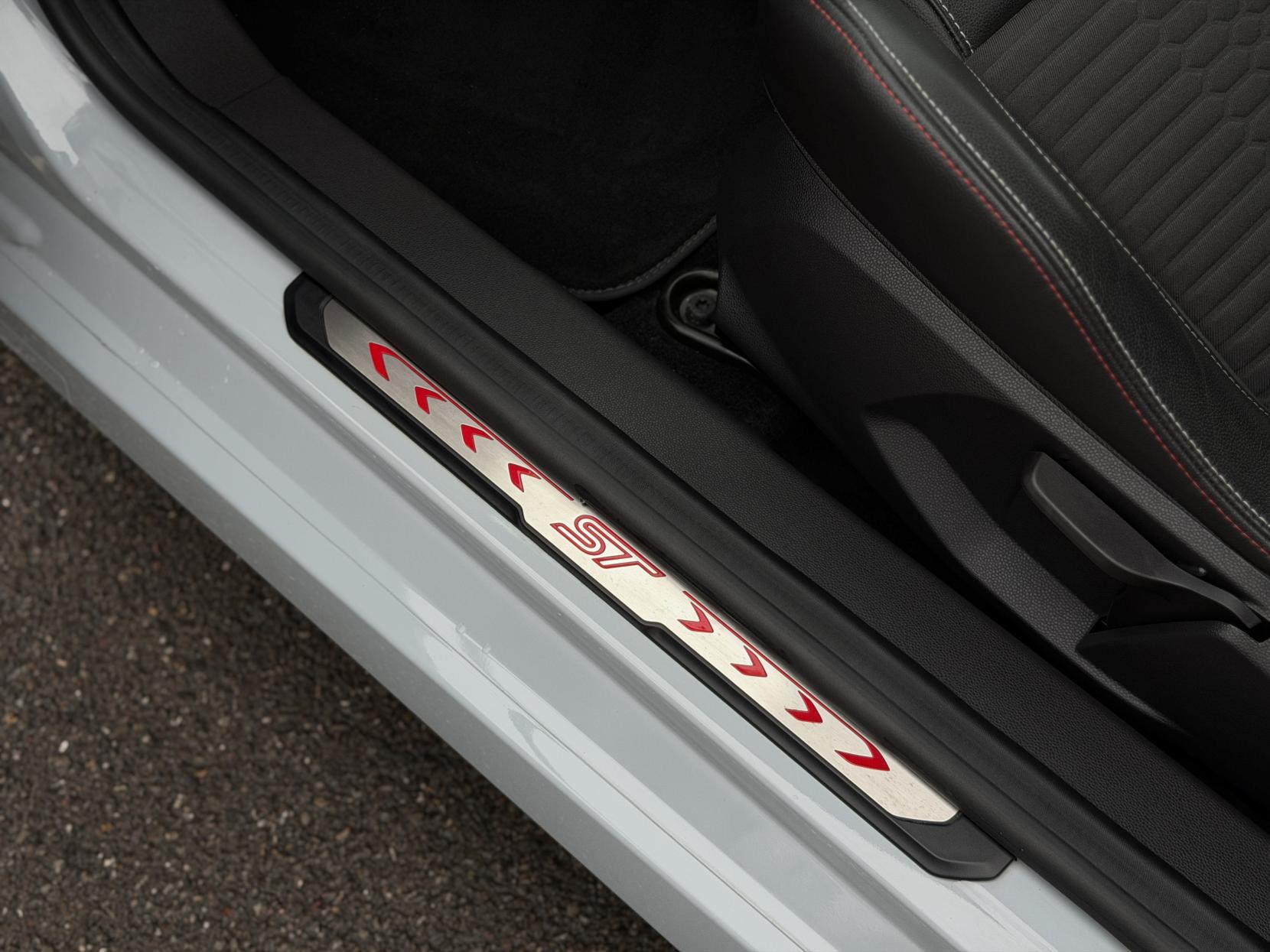 Ford Fiesta 1.6T EcoBoost ST-200 Hatchback 3dr Petrol Manual Euro 6 (200 ps)