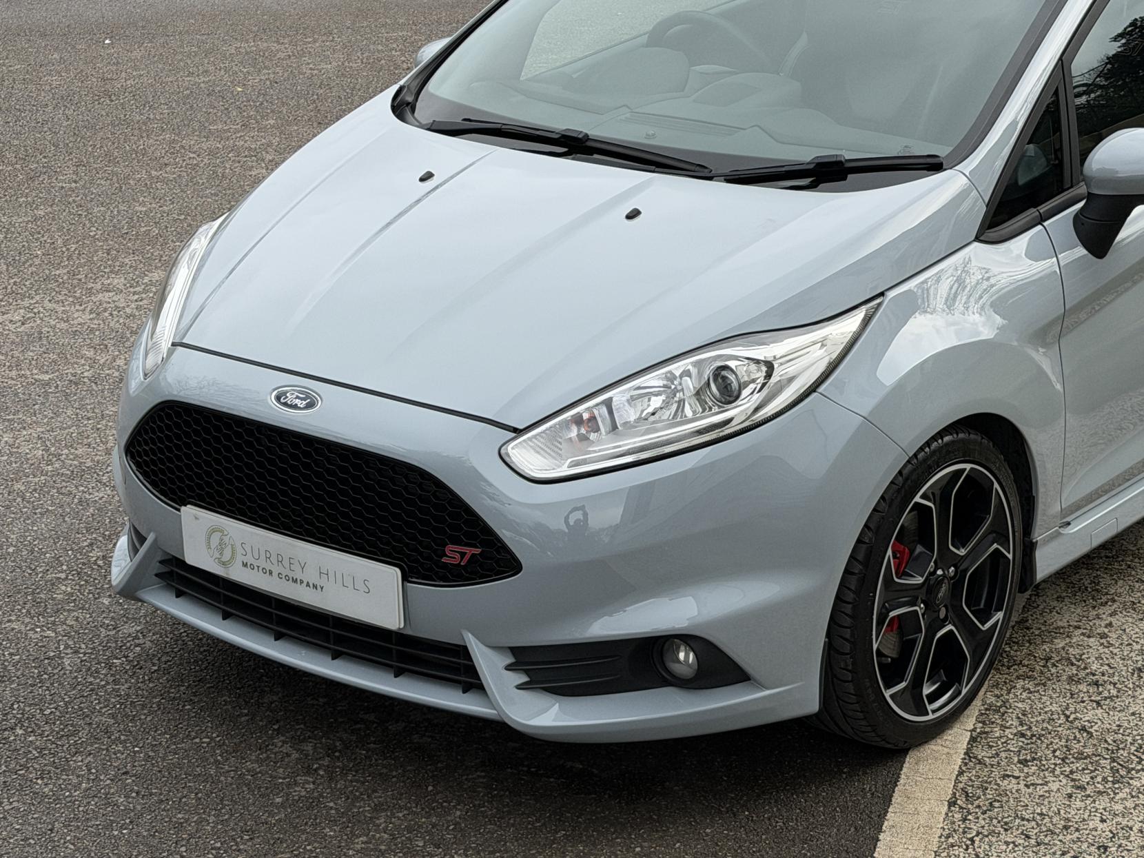 Ford Fiesta 1.6T EcoBoost ST-200 Hatchback 3dr Petrol Manual Euro 6 (200 ps)