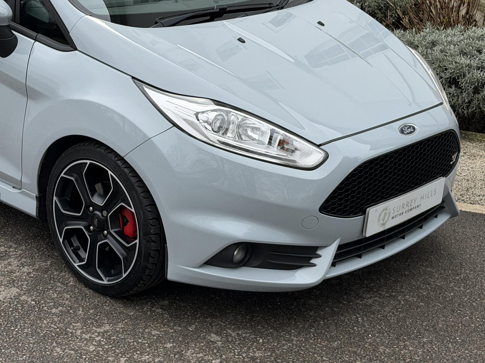 Ford Fiesta 1.6T EcoBoost ST-200 Hatchback 3dr Petrol Manual Euro 6 (200 ps)