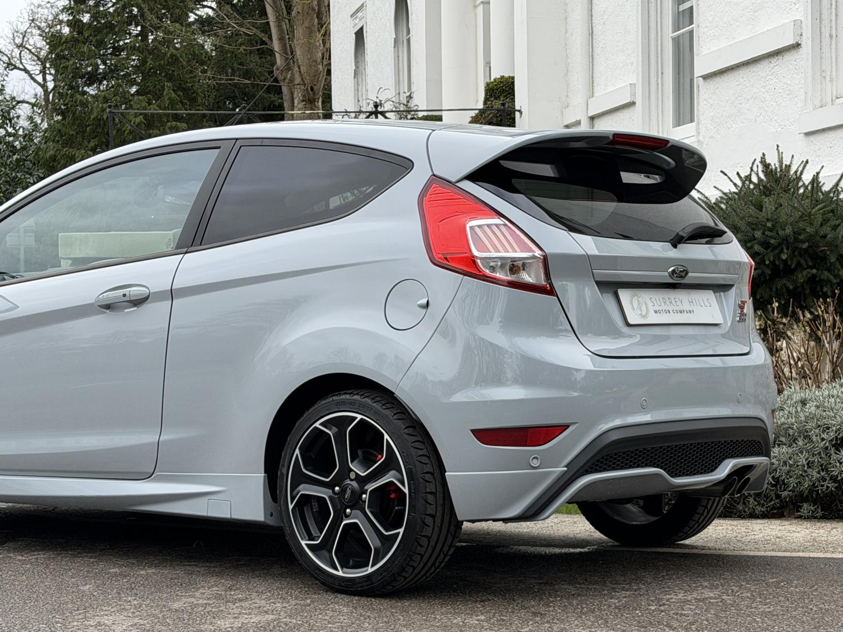 Ford Fiesta 1.6T EcoBoost ST-200 Hatchback 3dr Petrol Manual Euro 6 (200 ps)