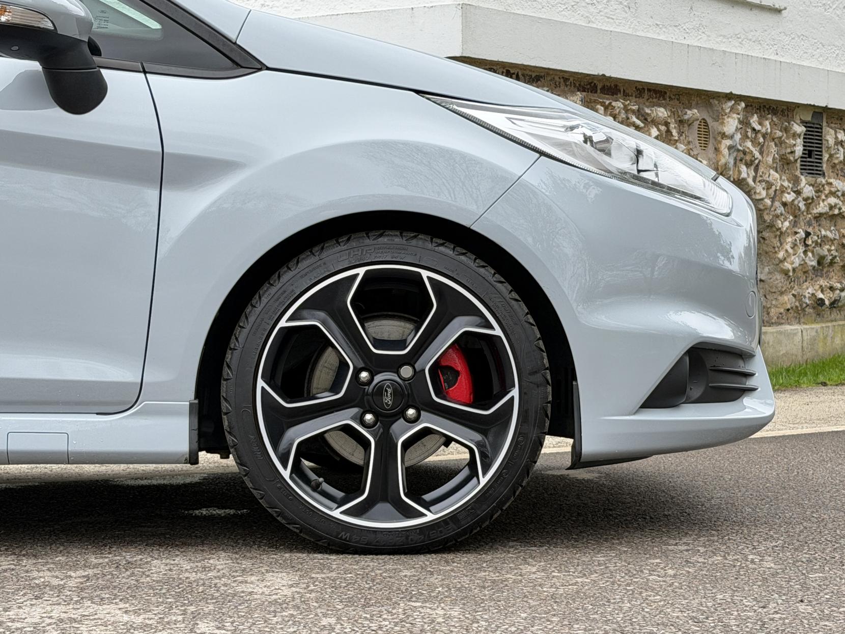 Ford Fiesta 1.6T EcoBoost ST-200 Hatchback 3dr Petrol Manual Euro 6 (200 ps)