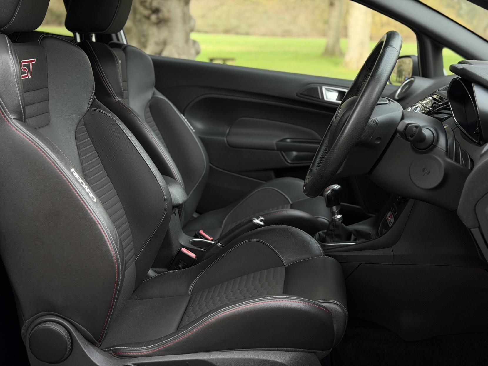 Ford Fiesta 1.6T EcoBoost ST-200 Hatchback 3dr Petrol Manual Euro 6 (200 ps)