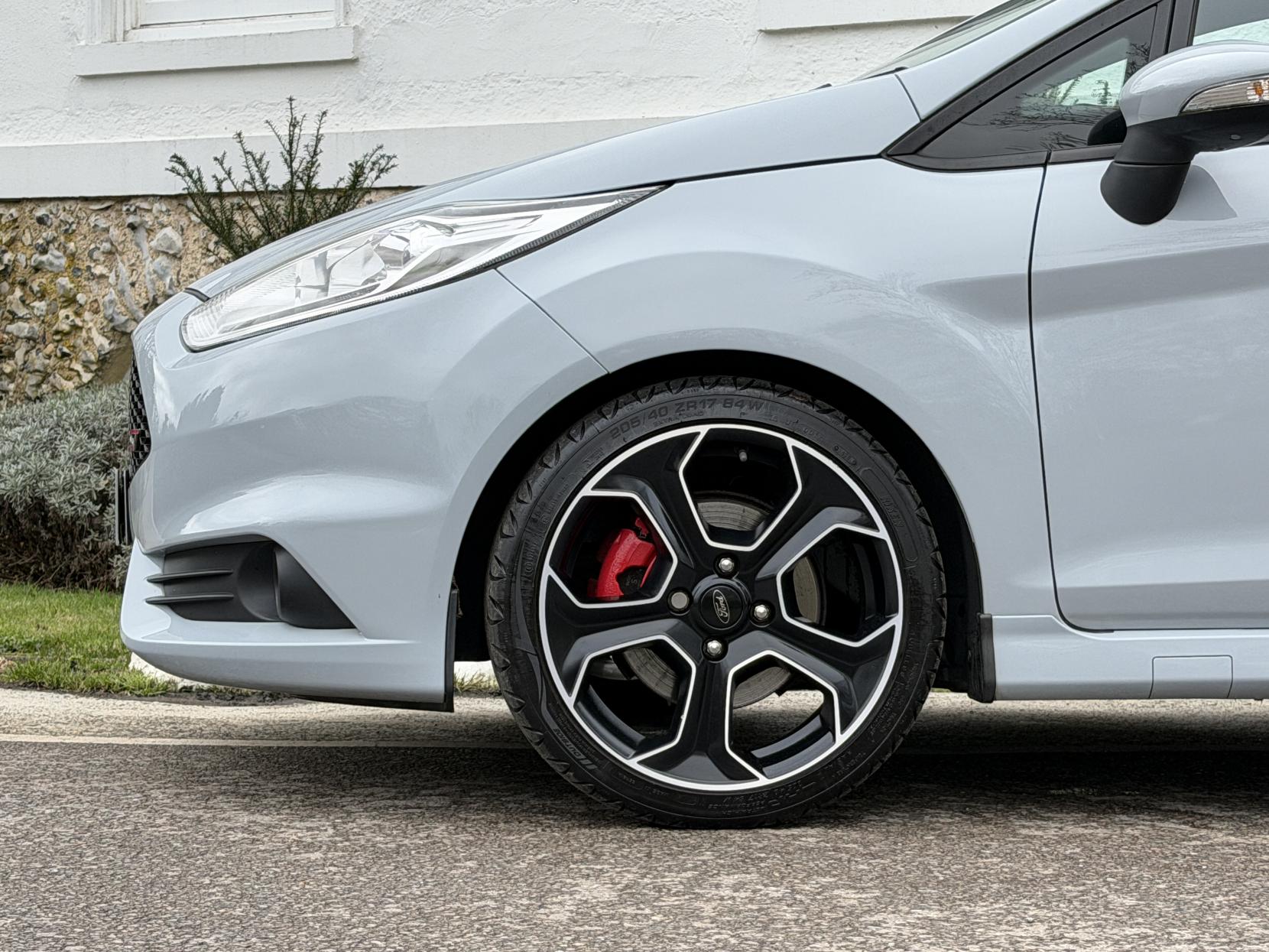 Ford Fiesta 1.6T EcoBoost ST-200 Hatchback 3dr Petrol Manual Euro 6 (200 ps)