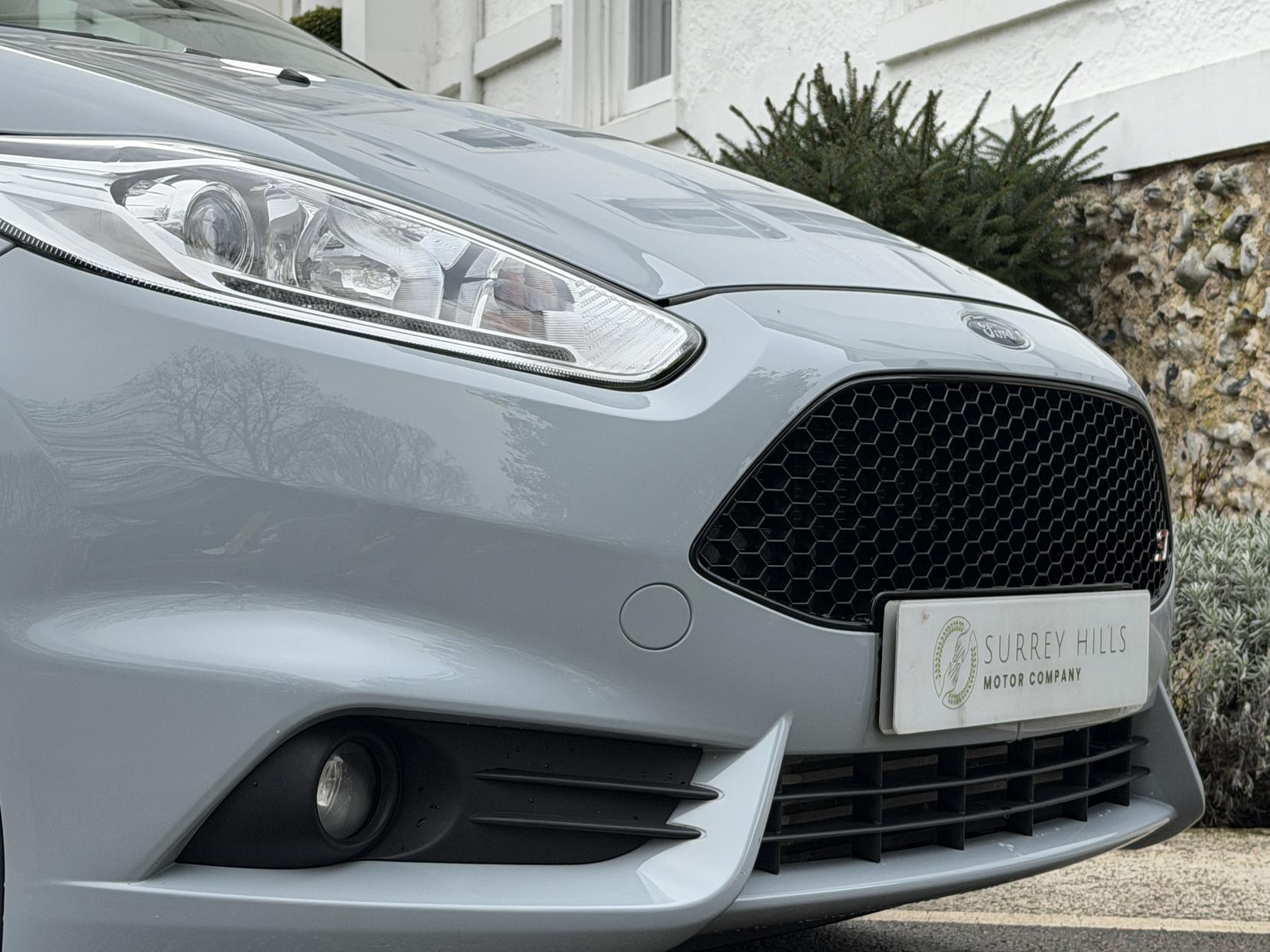 Ford Fiesta 1.6T EcoBoost ST-200 Hatchback 3dr Petrol Manual Euro 6 (200 ps)