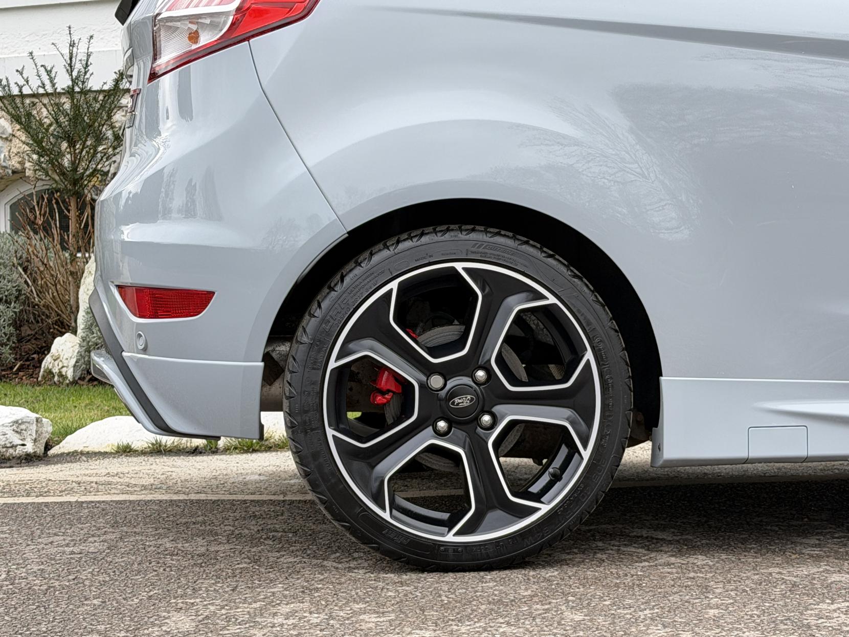 Ford Fiesta 1.6T EcoBoost ST-200 Hatchback 3dr Petrol Manual Euro 6 (200 ps)