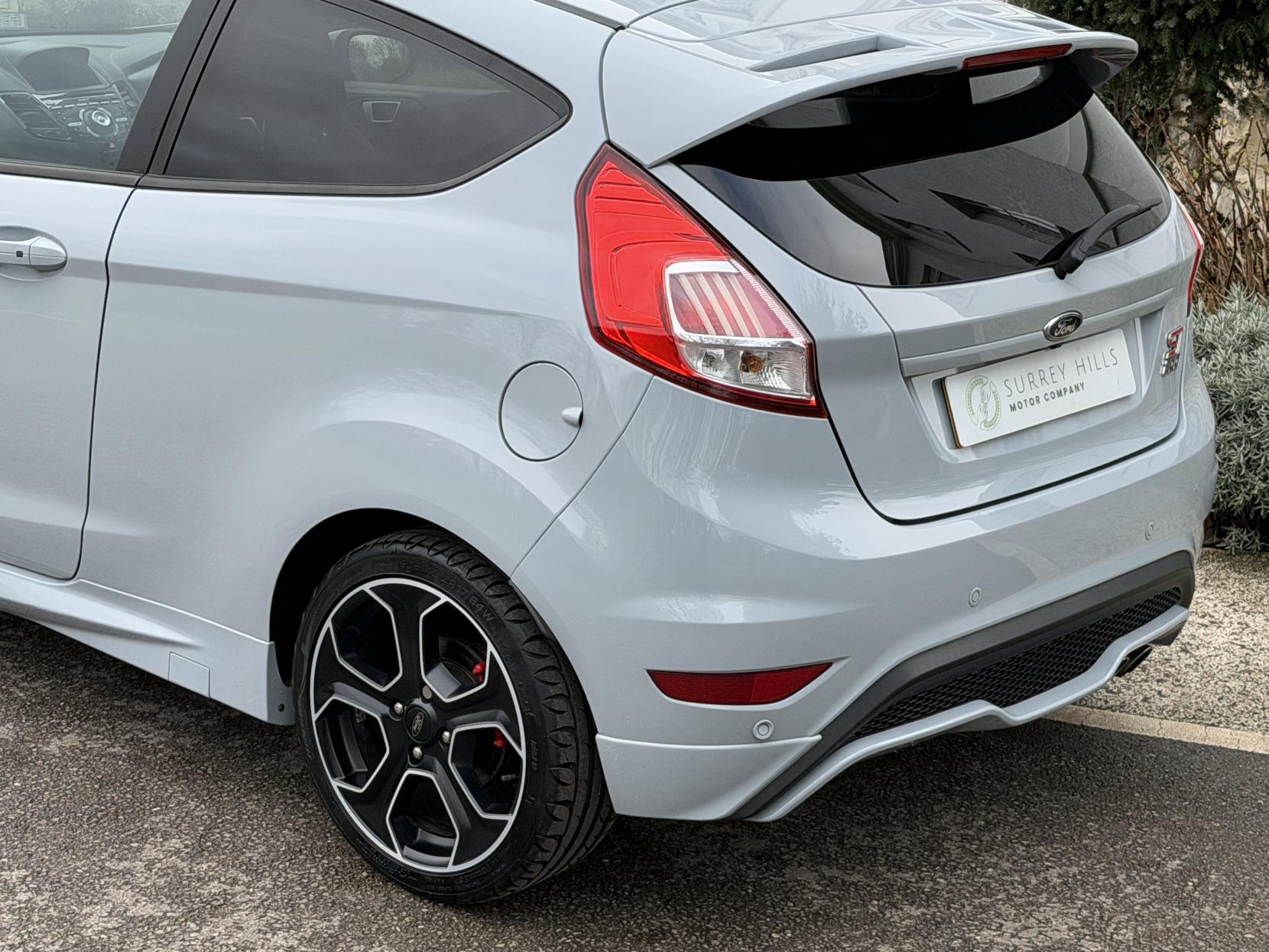 Ford Fiesta 1.6T EcoBoost ST-200 Hatchback 3dr Petrol Manual Euro 6 (200 ps)