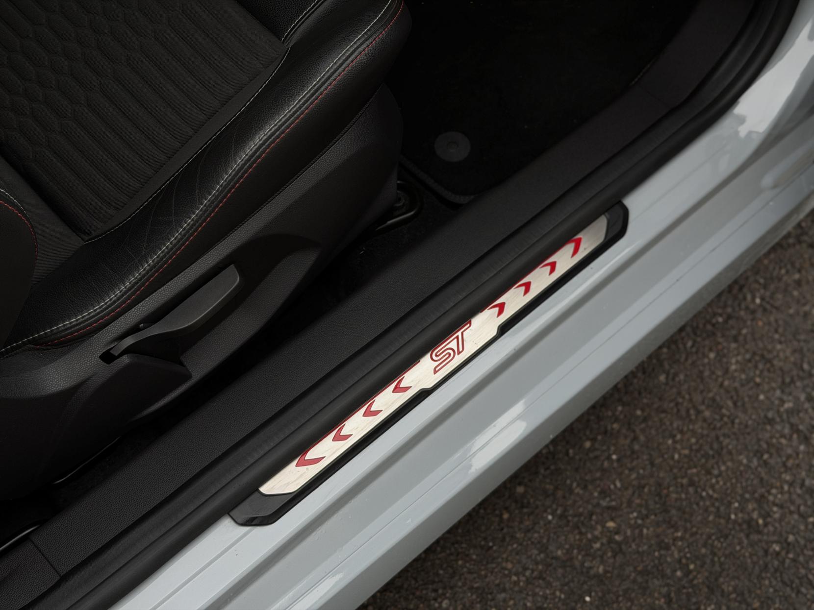 Ford Fiesta 1.6T EcoBoost ST-200 Hatchback 3dr Petrol Manual Euro 6 (200 ps)