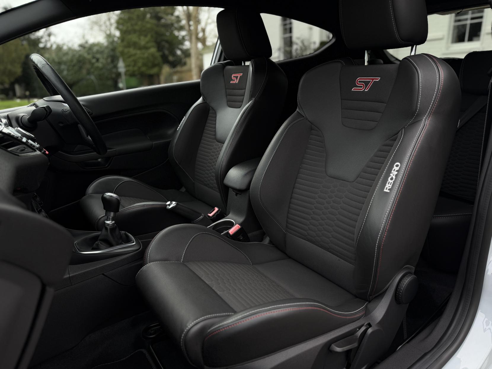 Ford Fiesta 1.6T EcoBoost ST-200 Hatchback 3dr Petrol Manual Euro 6 (200 ps)