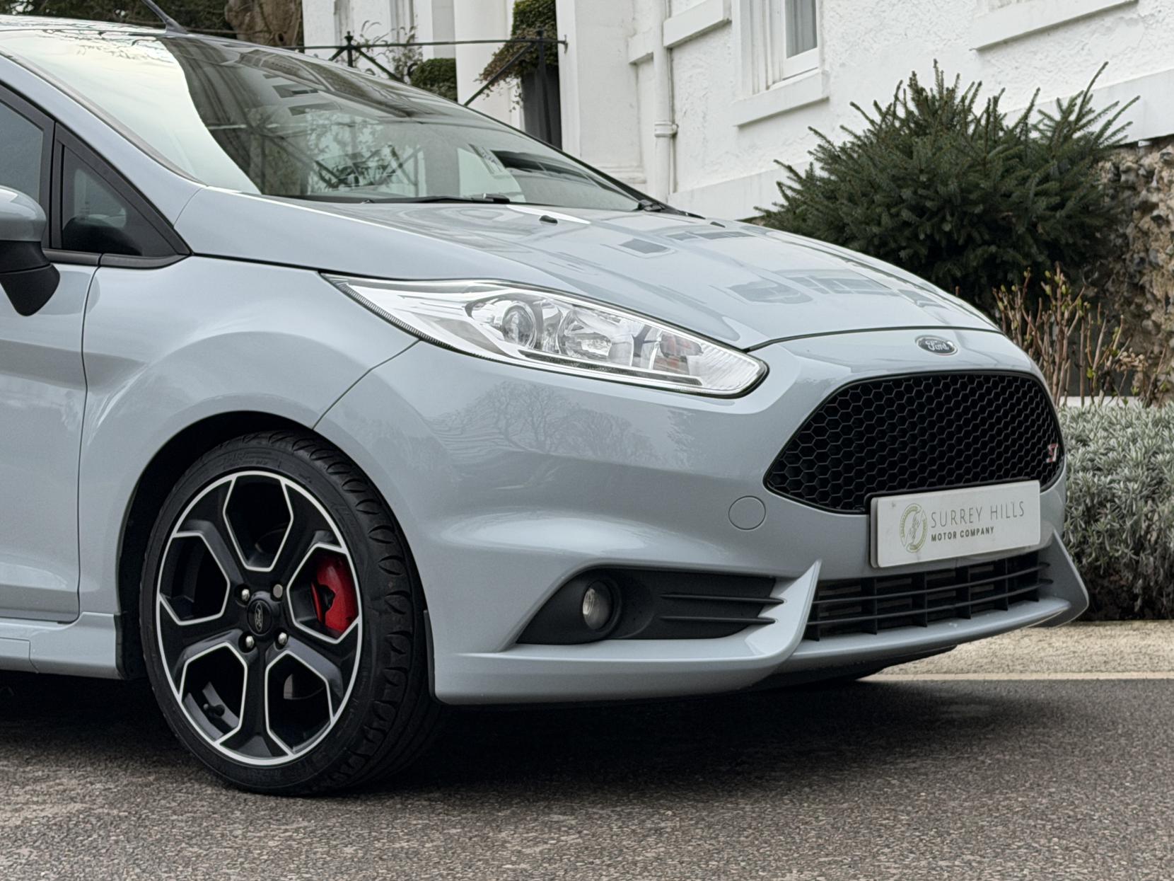 Ford Fiesta 1.6T EcoBoost ST-200 Hatchback 3dr Petrol Manual Euro 6 (200 ps)