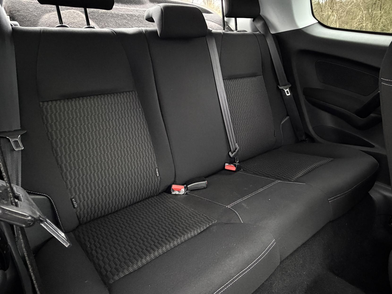 Peugeot 208 1.2 PureTech Black Edition Hatchback 3dr Petrol Manual Euro 6 (82 ps)